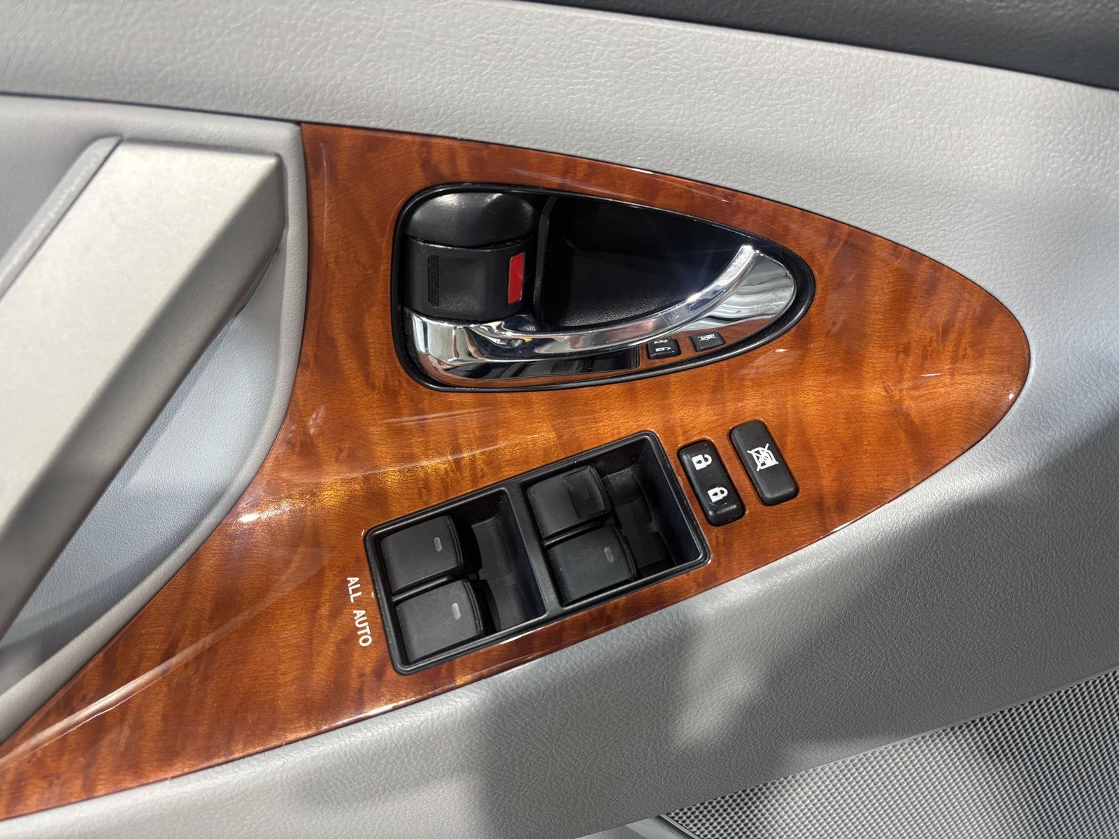 Vehicle photo 18