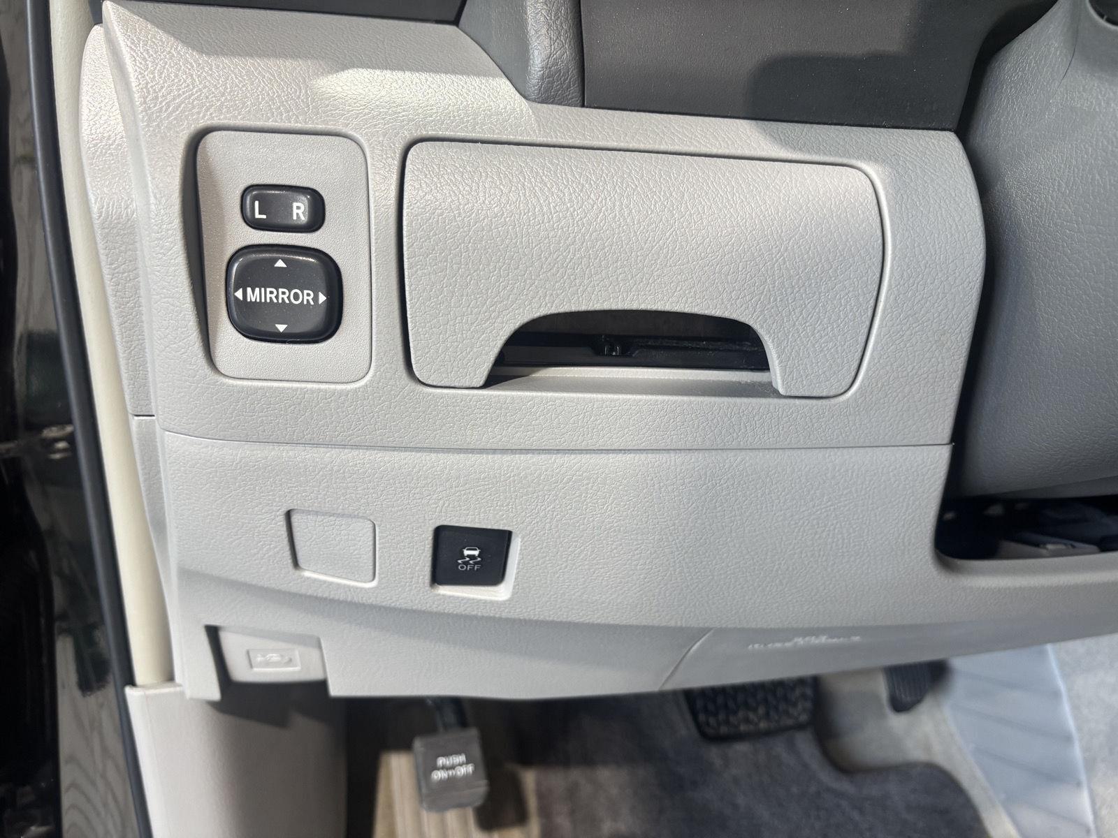 Vehicle photo 19