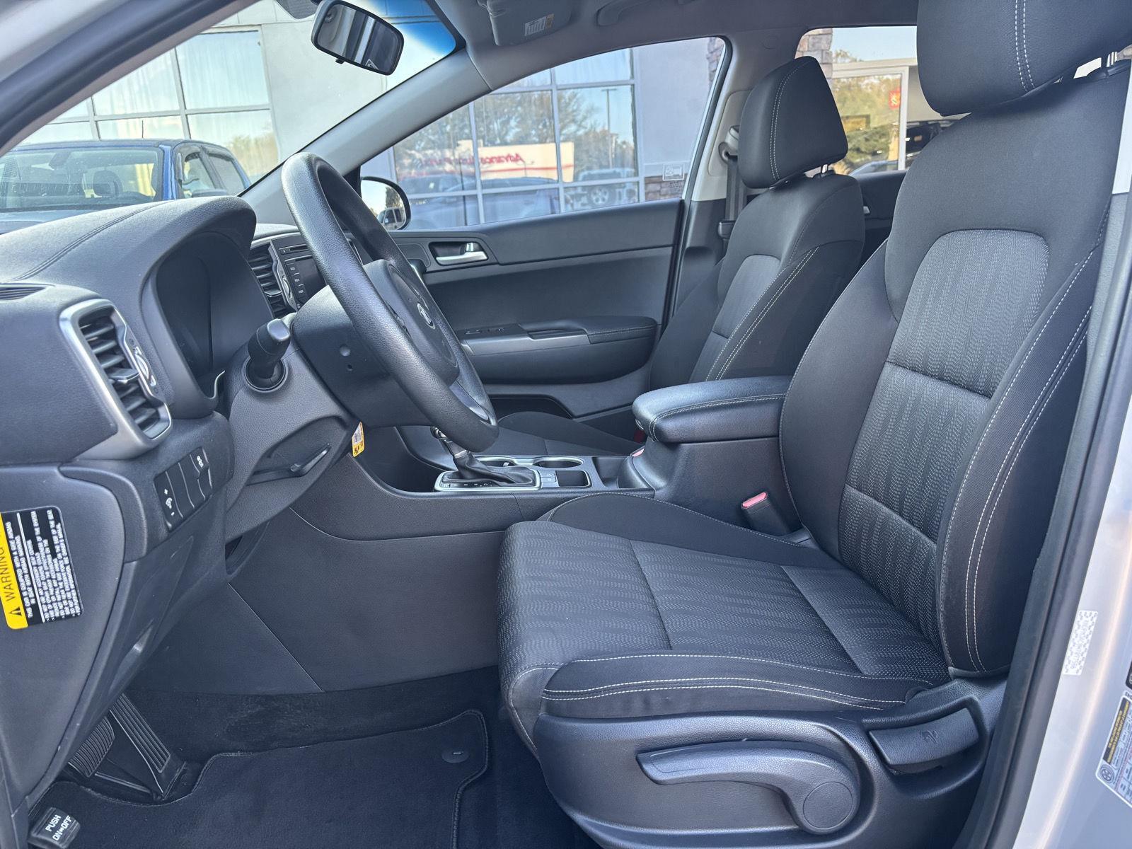 Vehicle photo 19