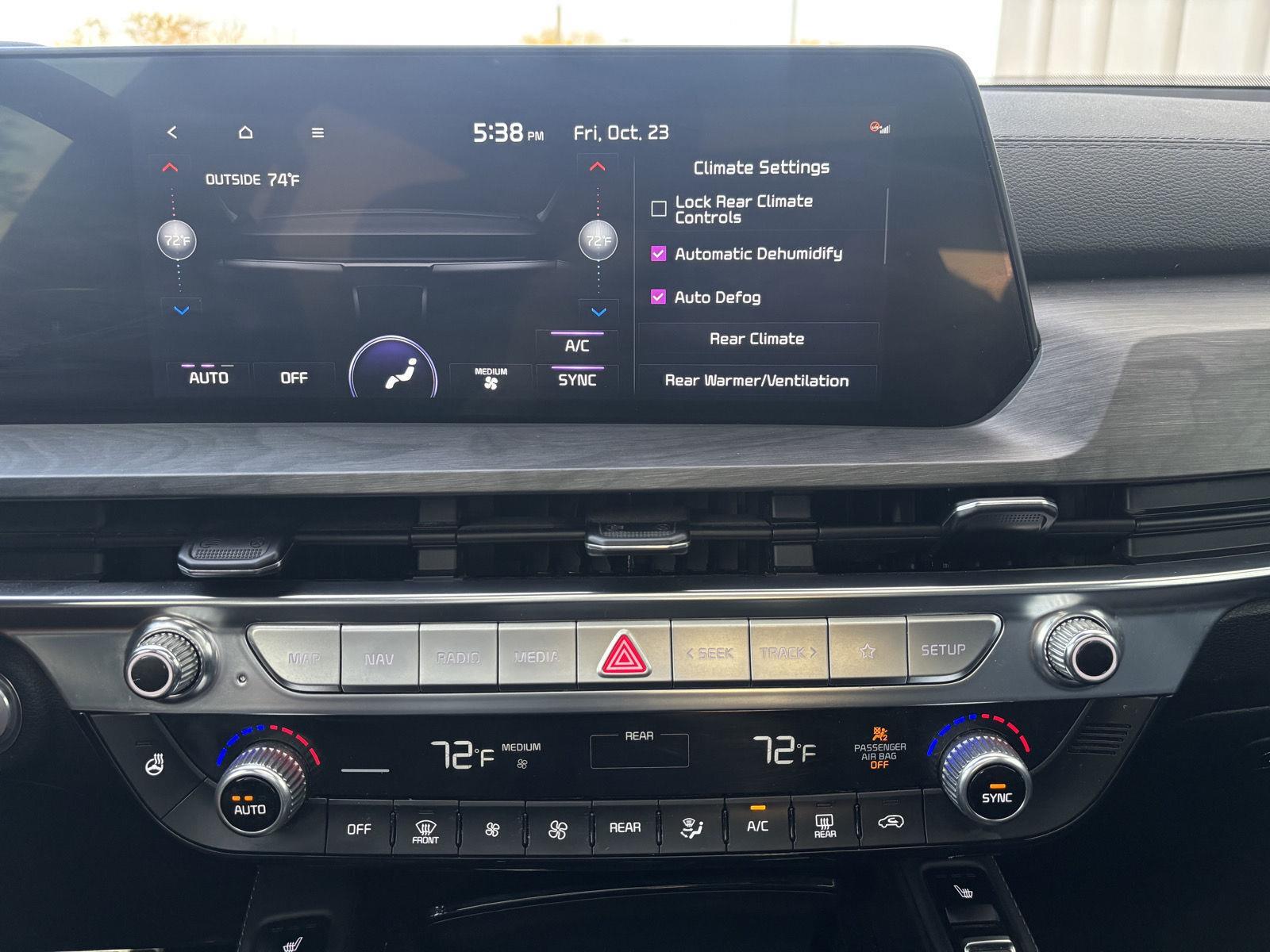 Vehicle photo 25