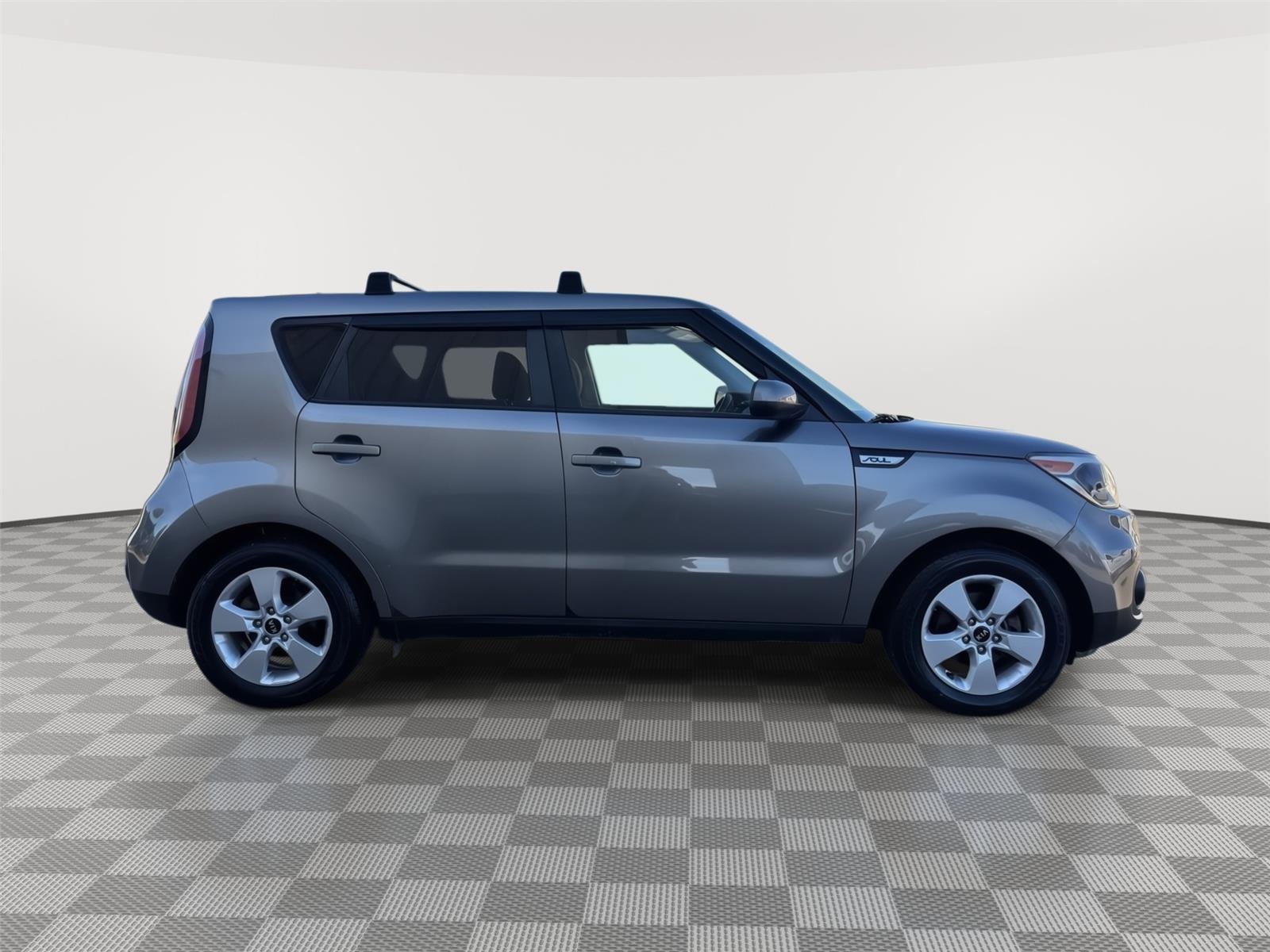 Vehicle photo 7