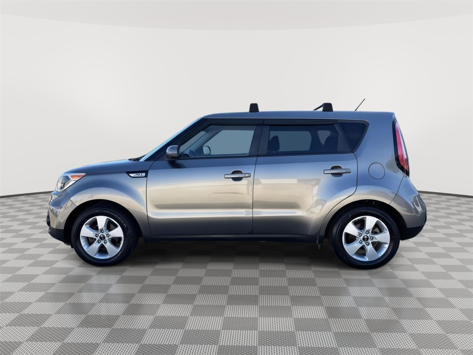 Vehicle photo 2