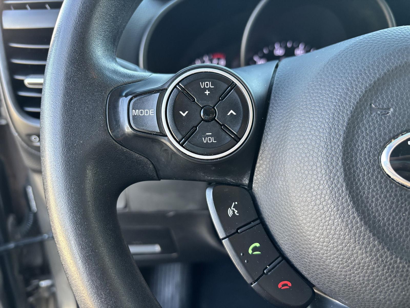 Vehicle photo 15