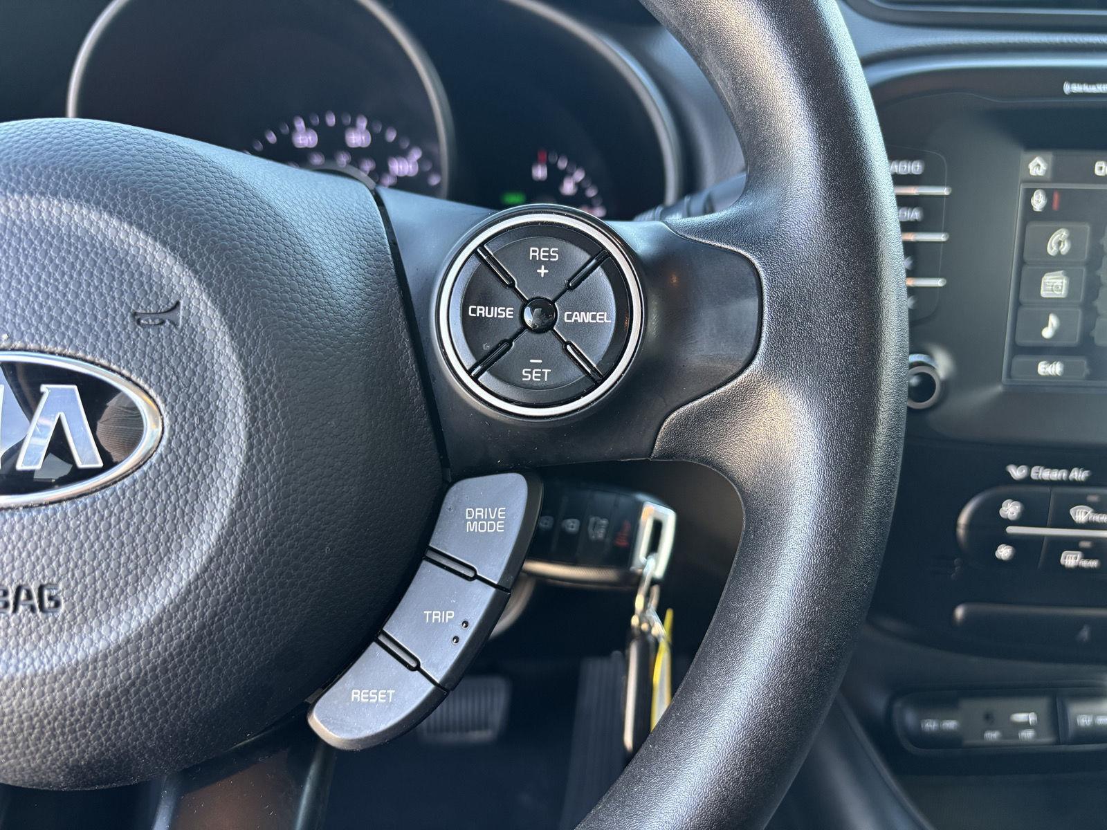 Vehicle photo 16