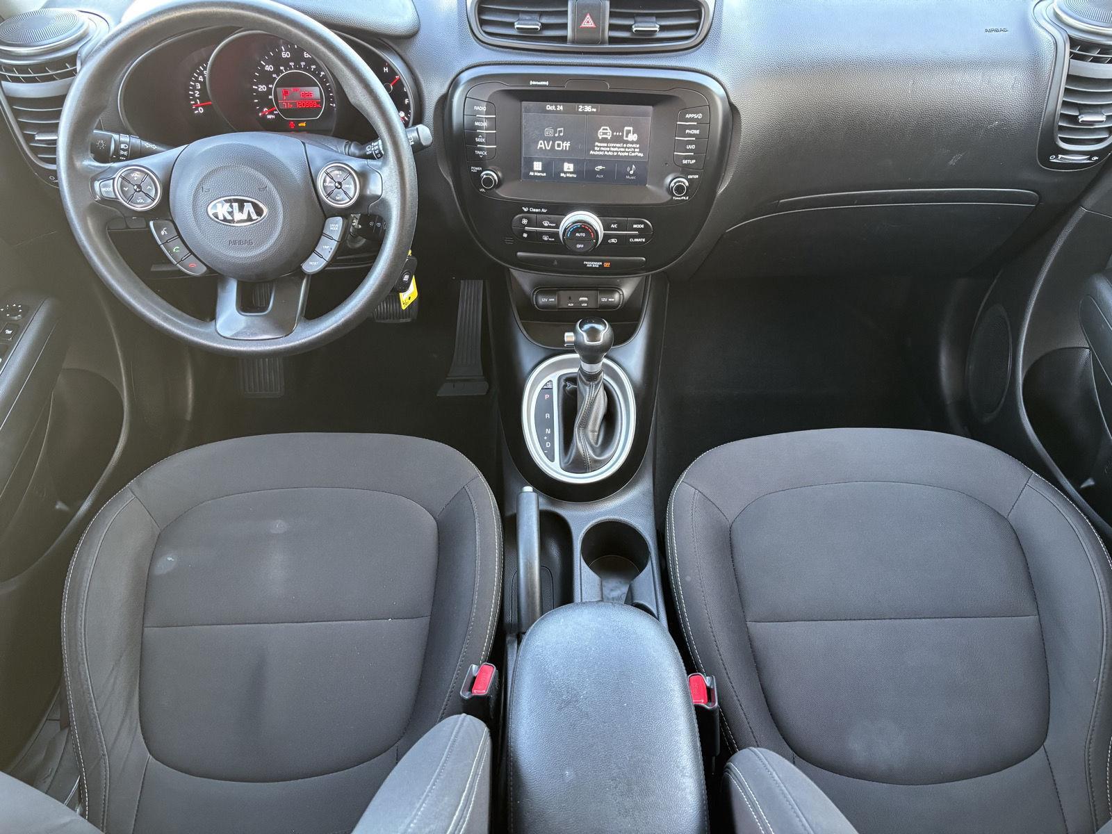 Vehicle photo 23