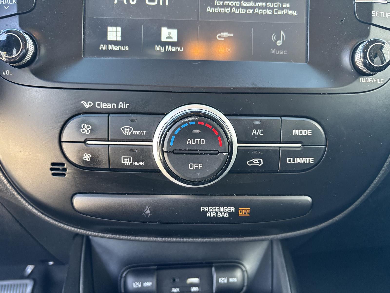 Vehicle photo 26