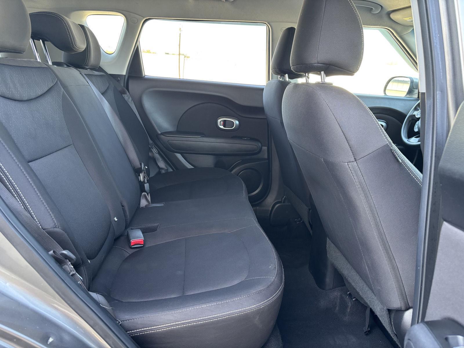 Vehicle photo 32
