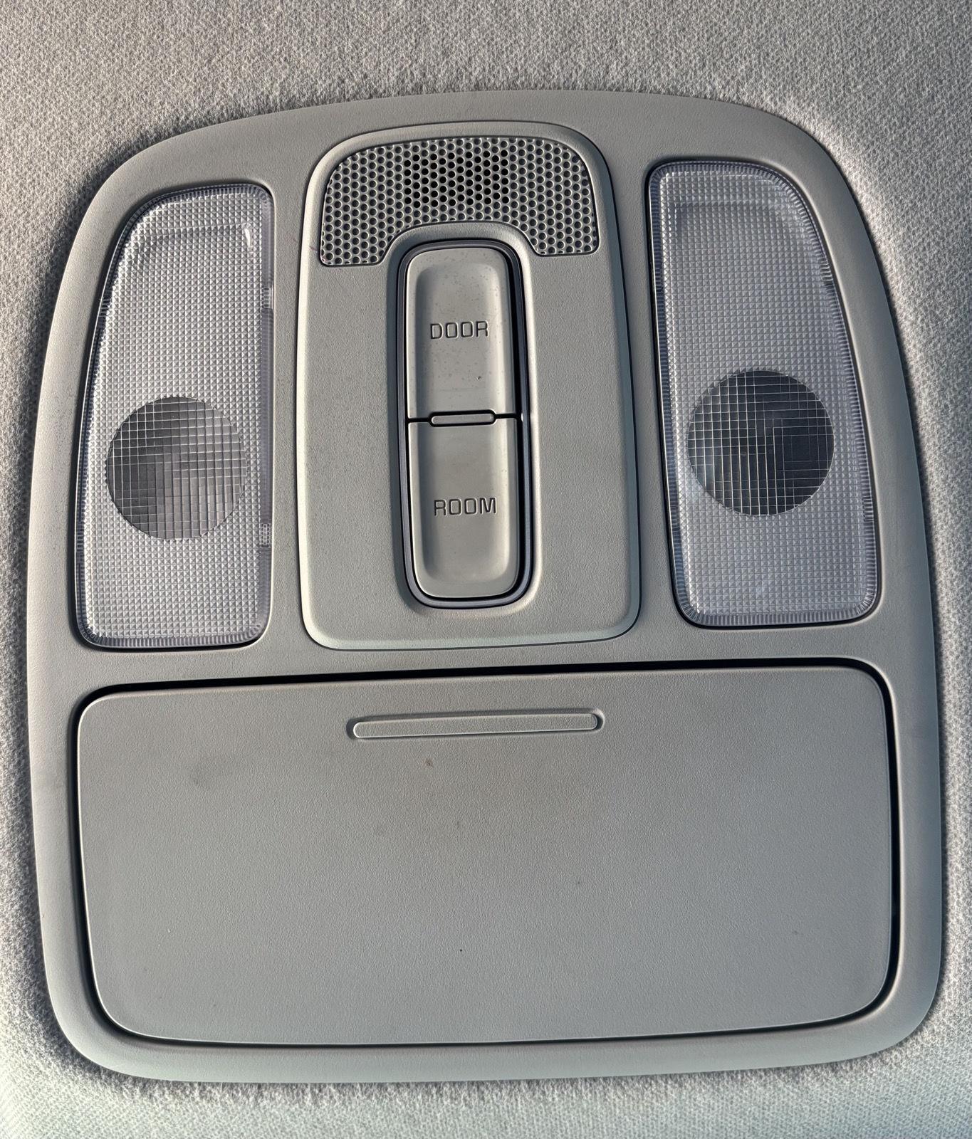 Vehicle photo 35