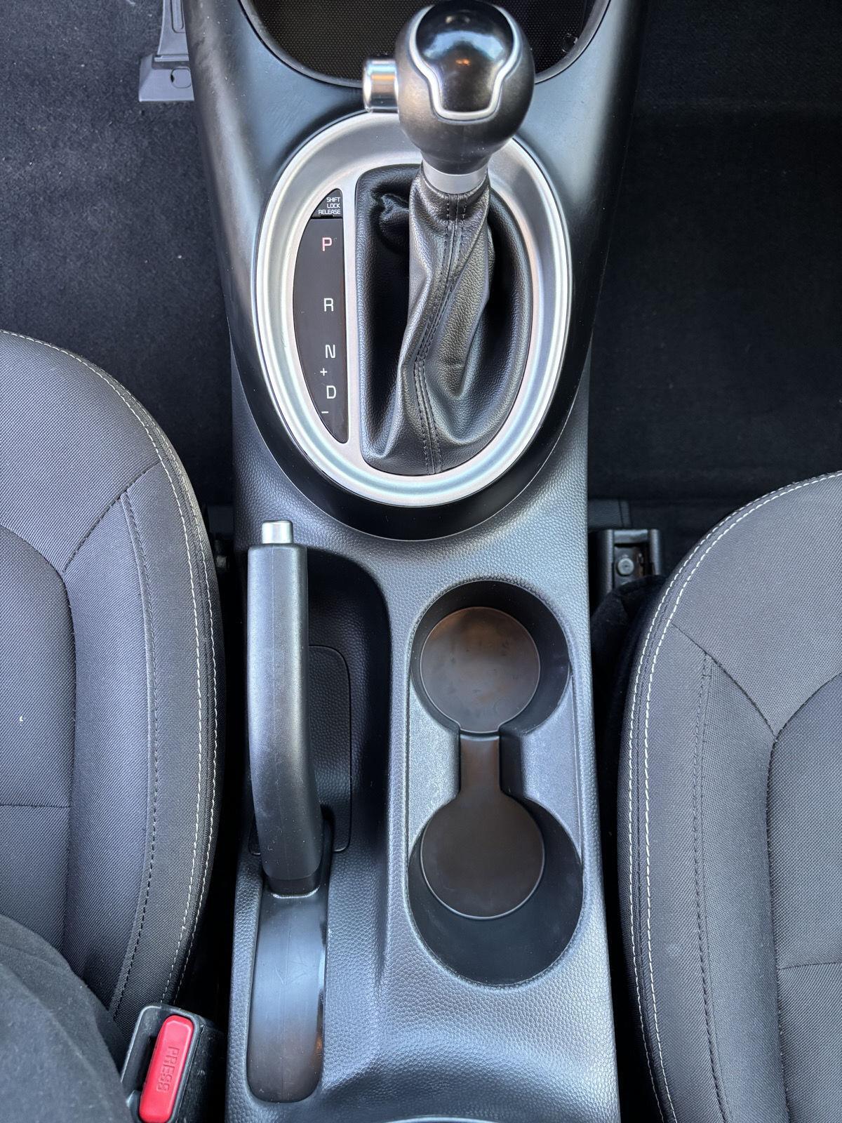 Vehicle photo 37