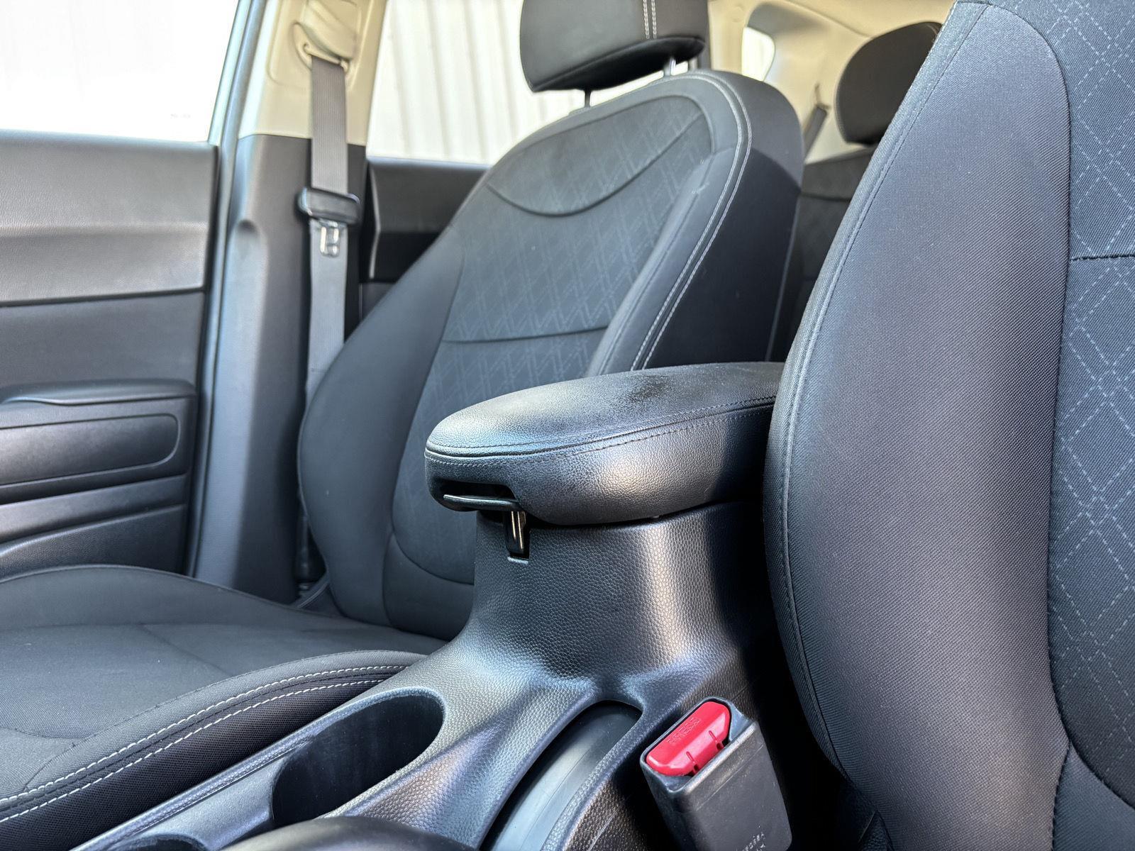 Vehicle photo 38