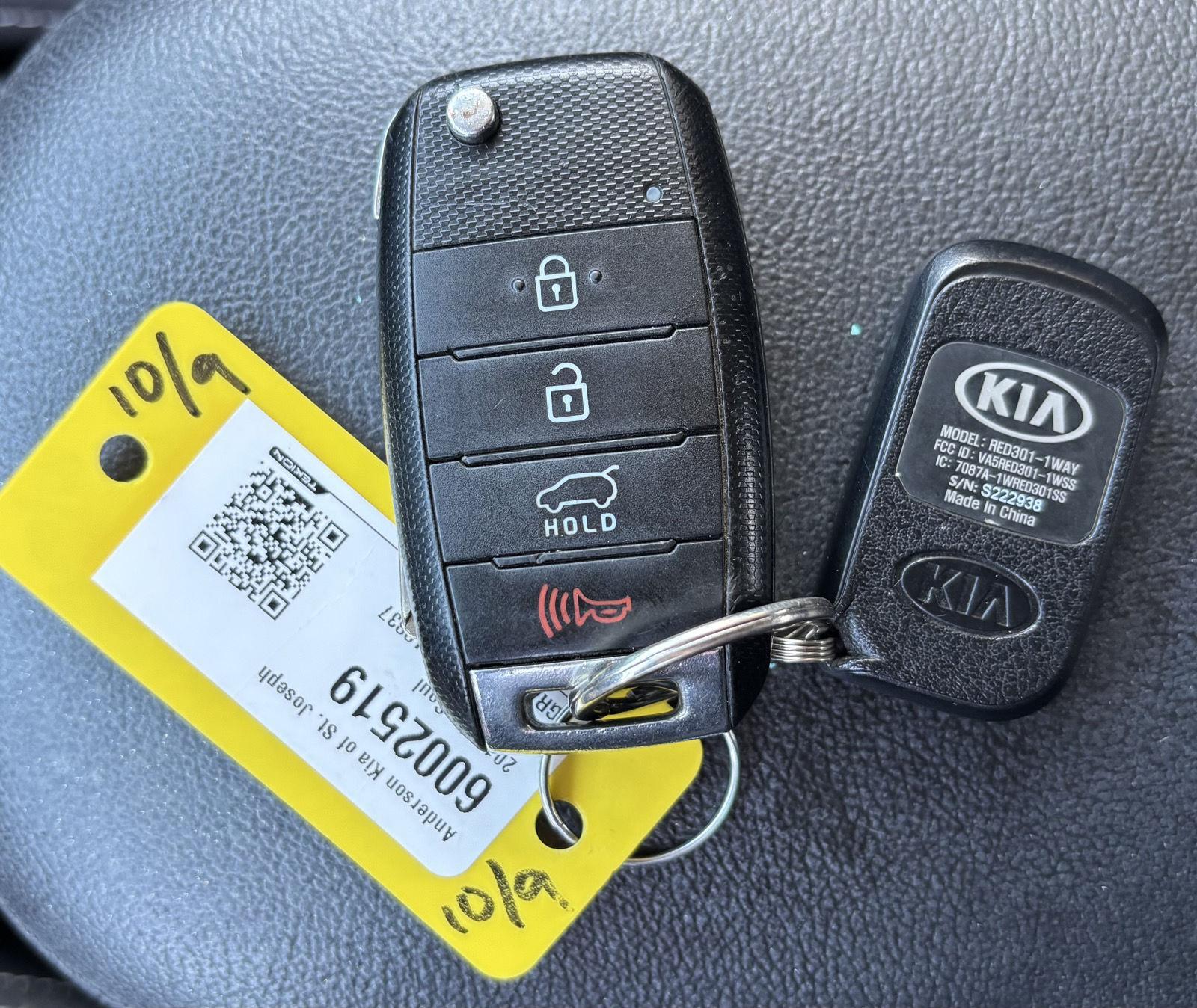 Vehicle photo 43