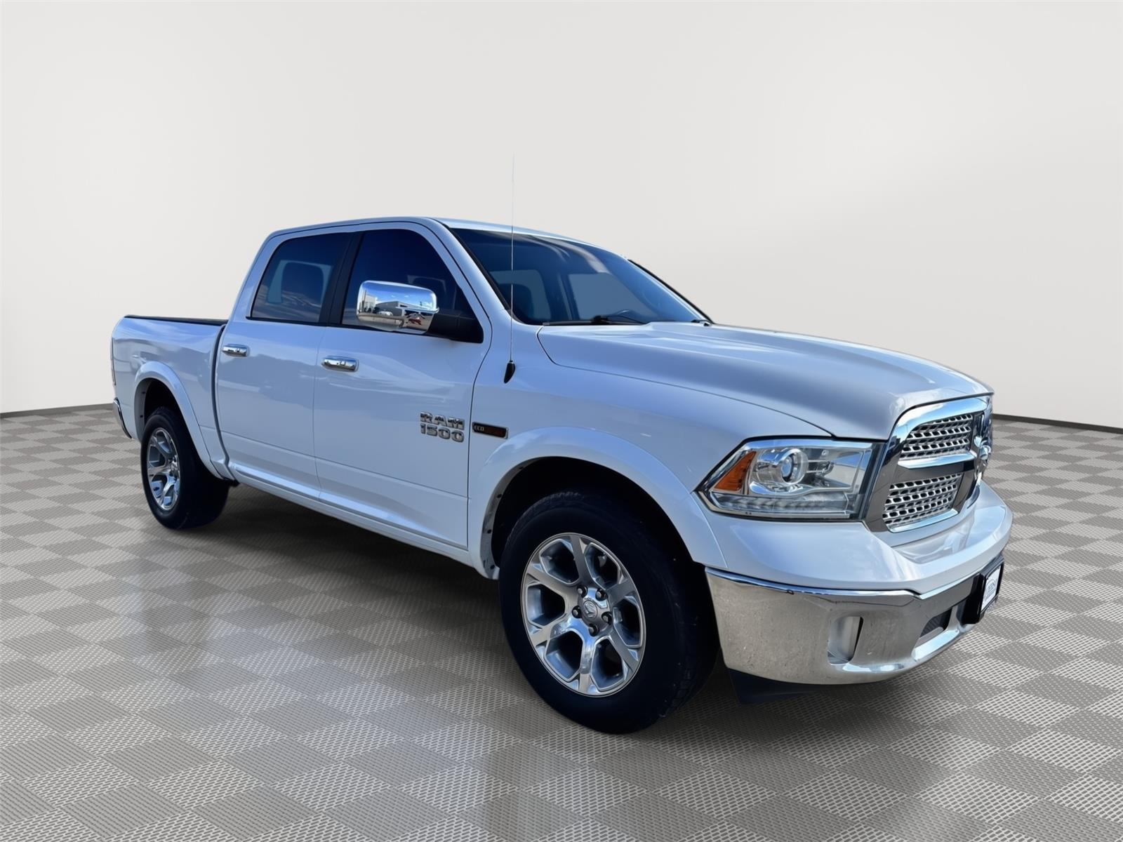 Vehicle photo 6