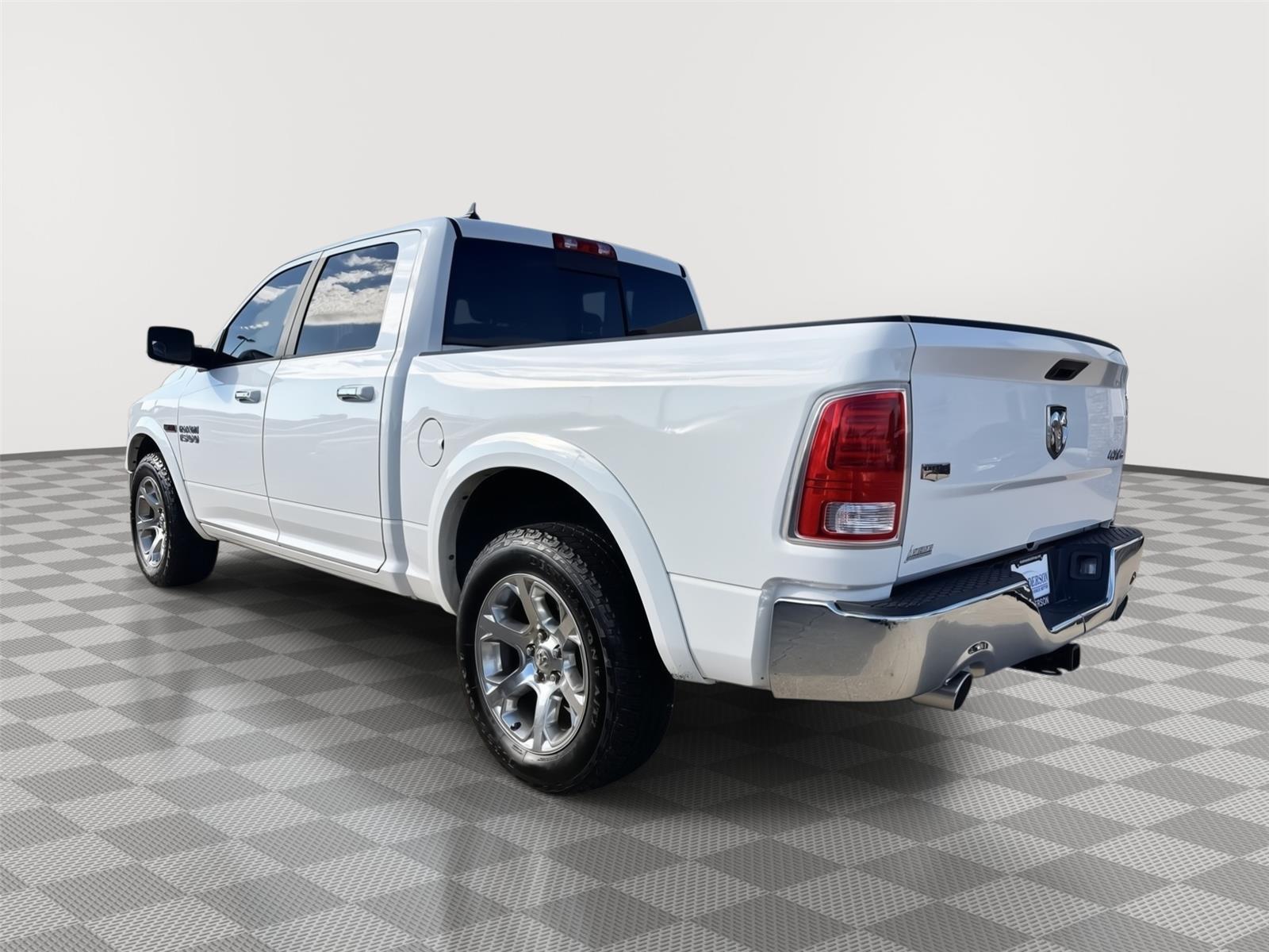 Vehicle photo 10
