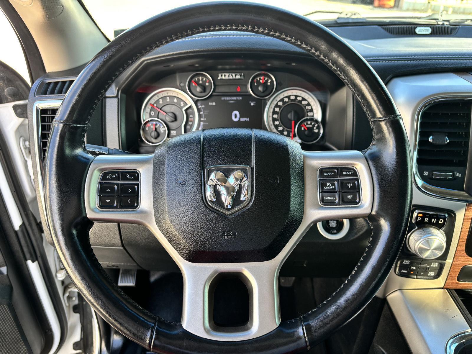 Vehicle photo 13