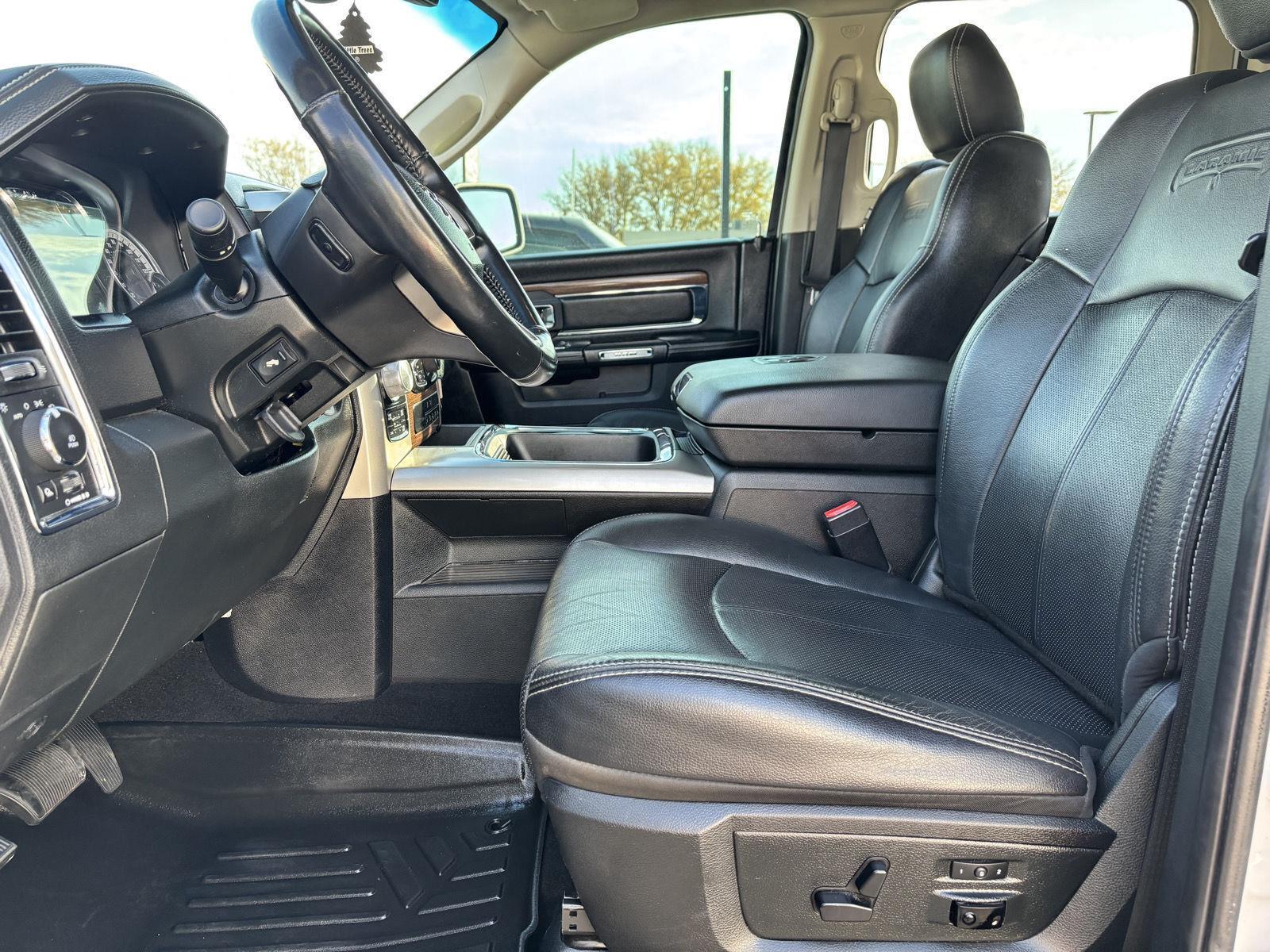 Vehicle photo 20