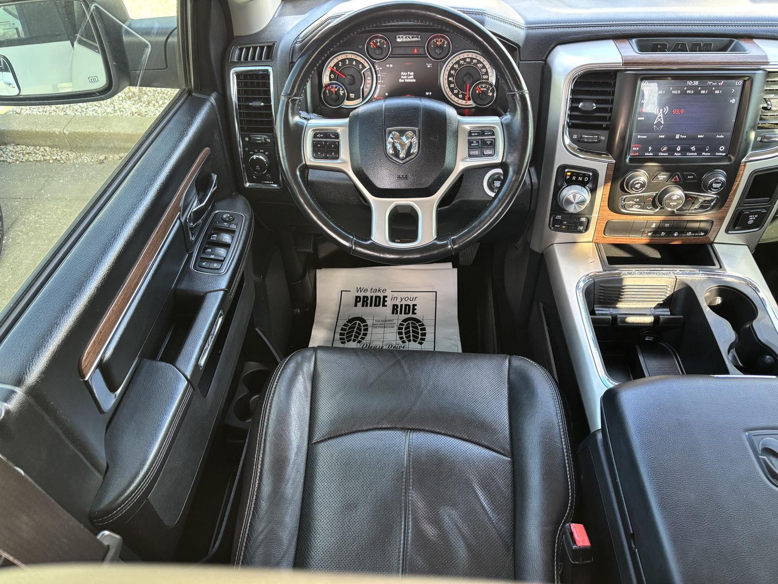 Vehicle photo 24