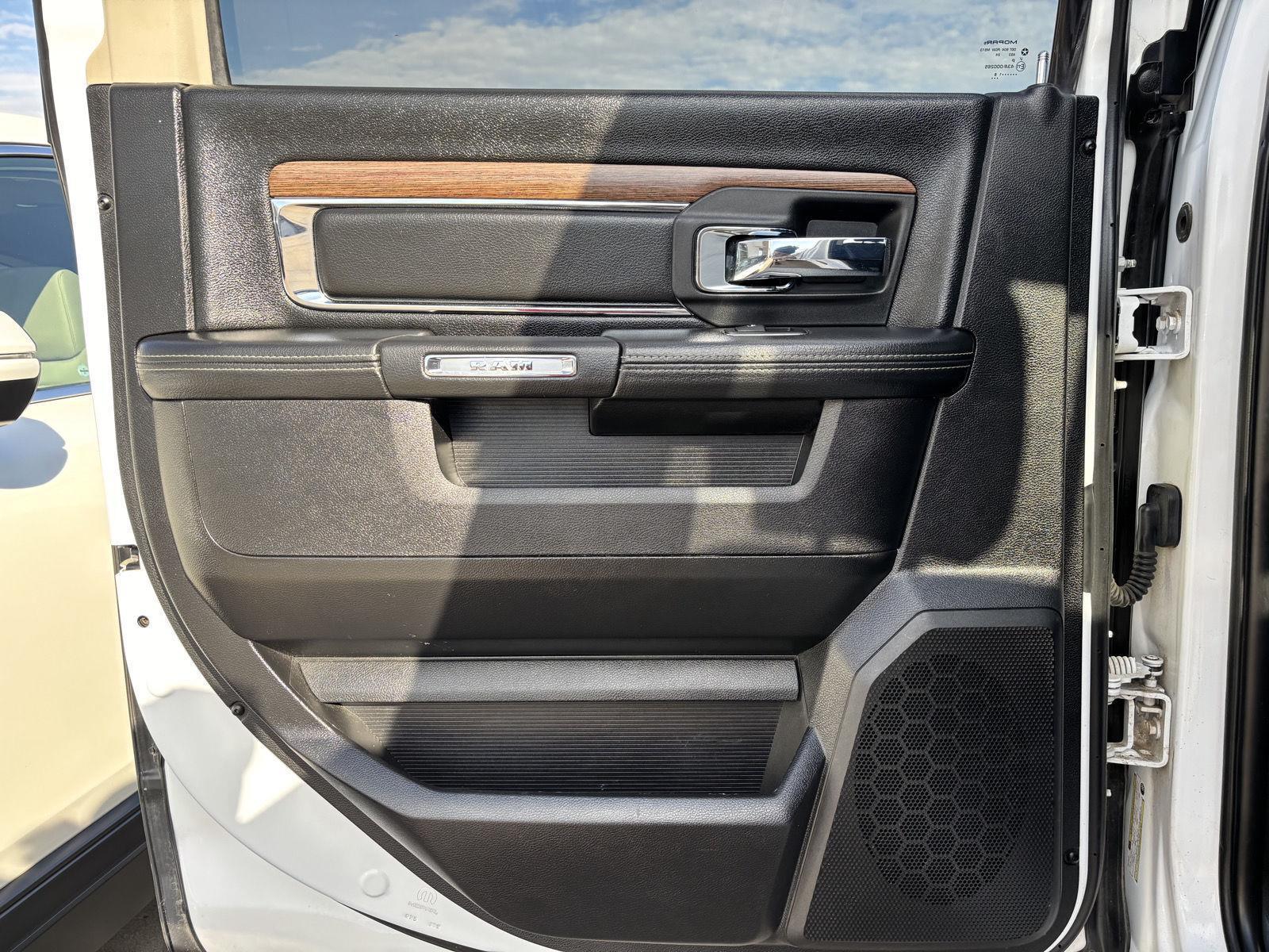Vehicle photo 31