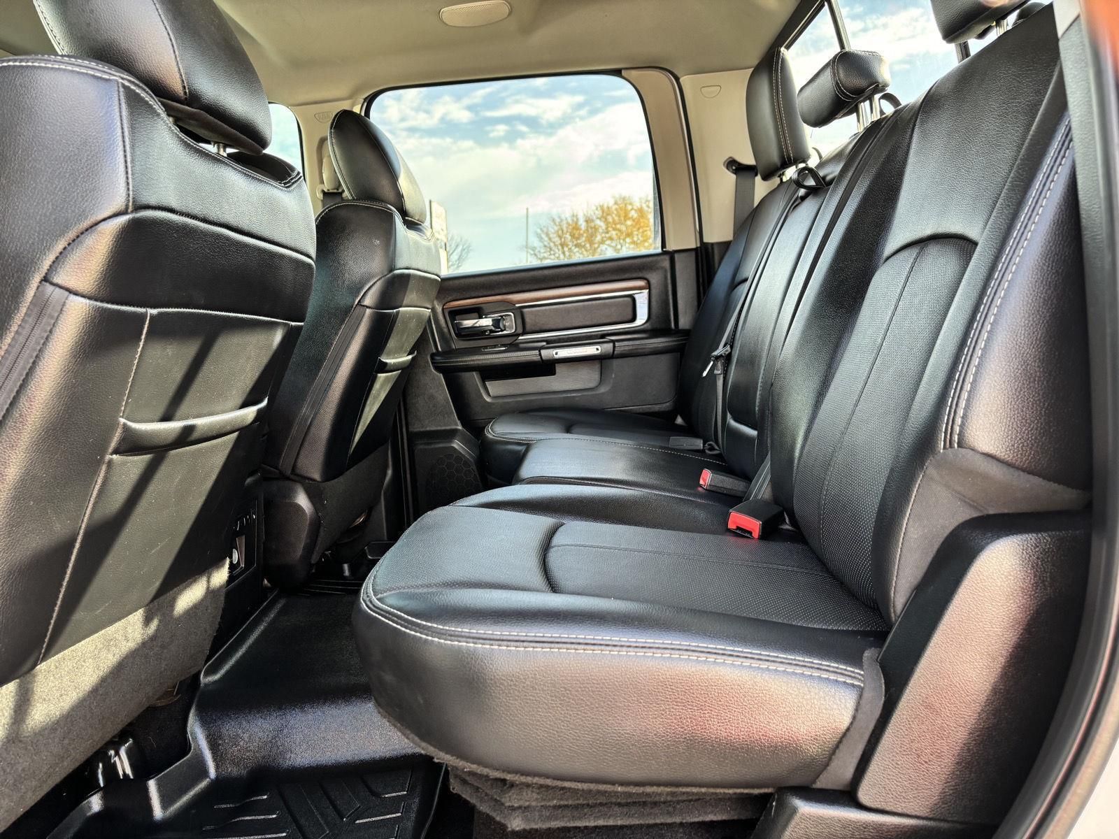 Vehicle photo 32
