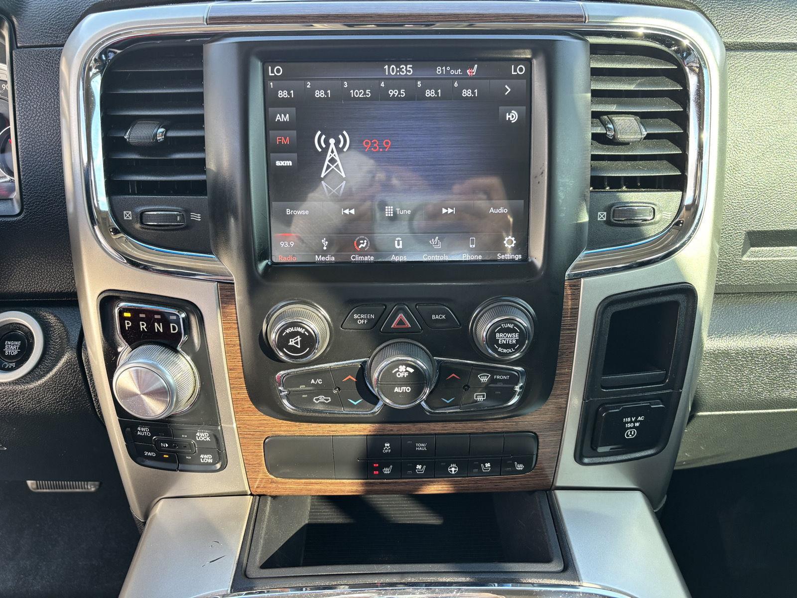 Vehicle photo 33