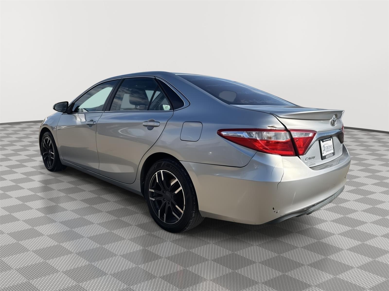 Vehicle photo 10