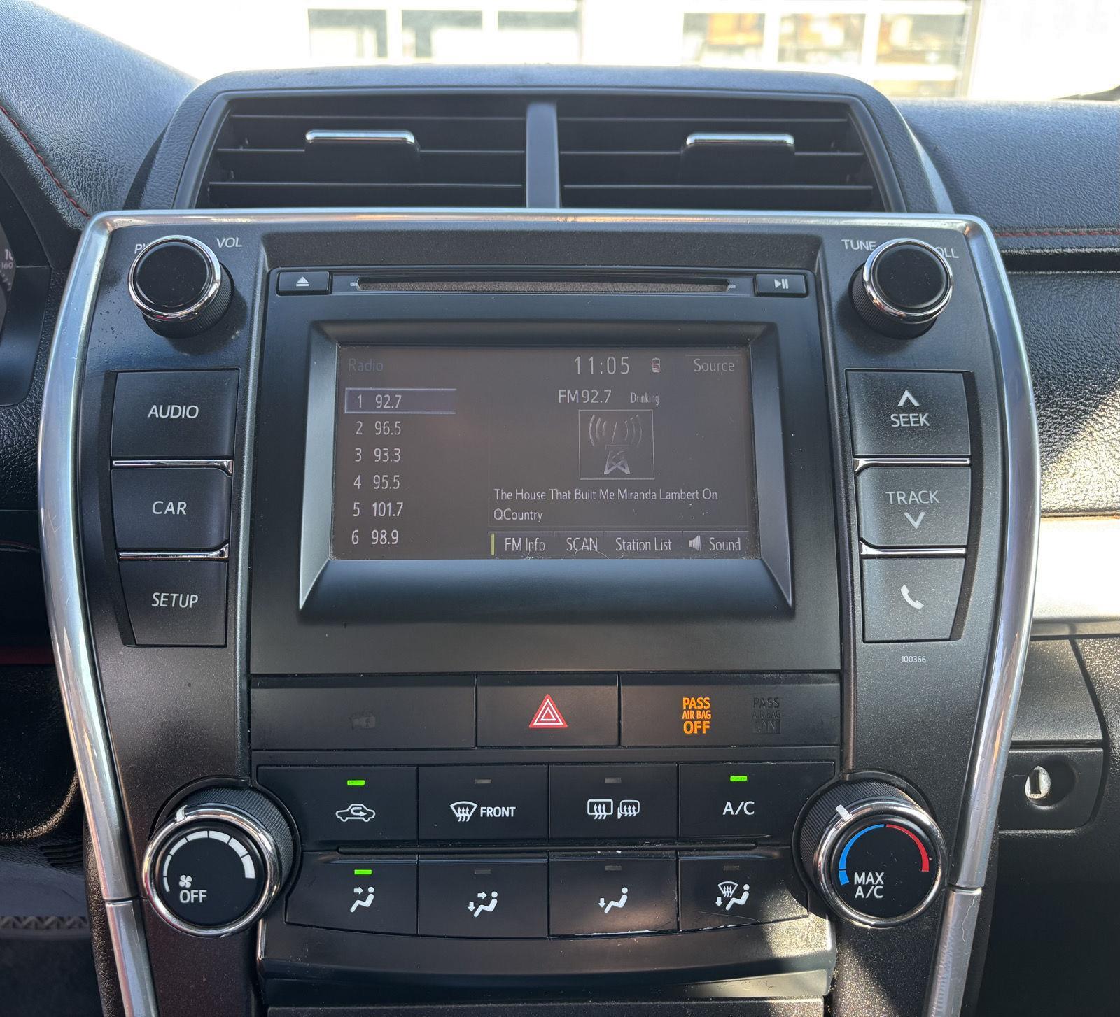 Vehicle photo 25