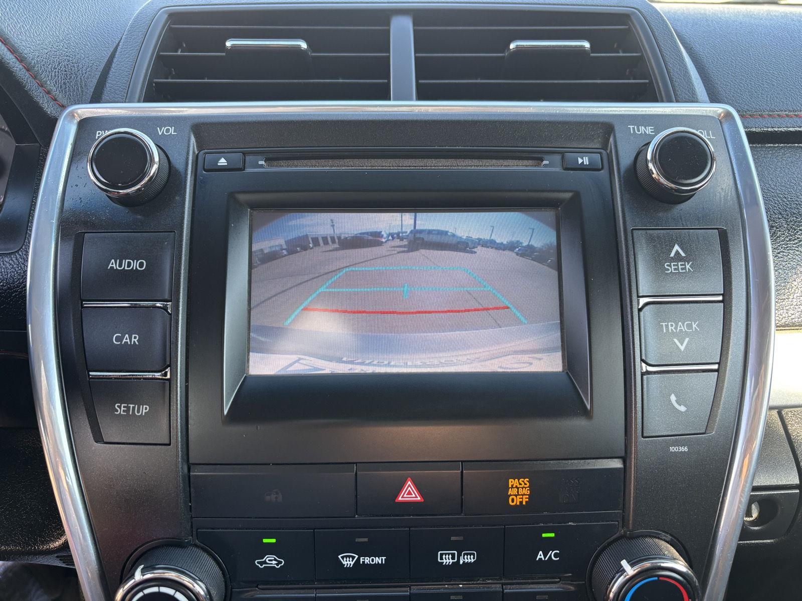 Vehicle photo 26
