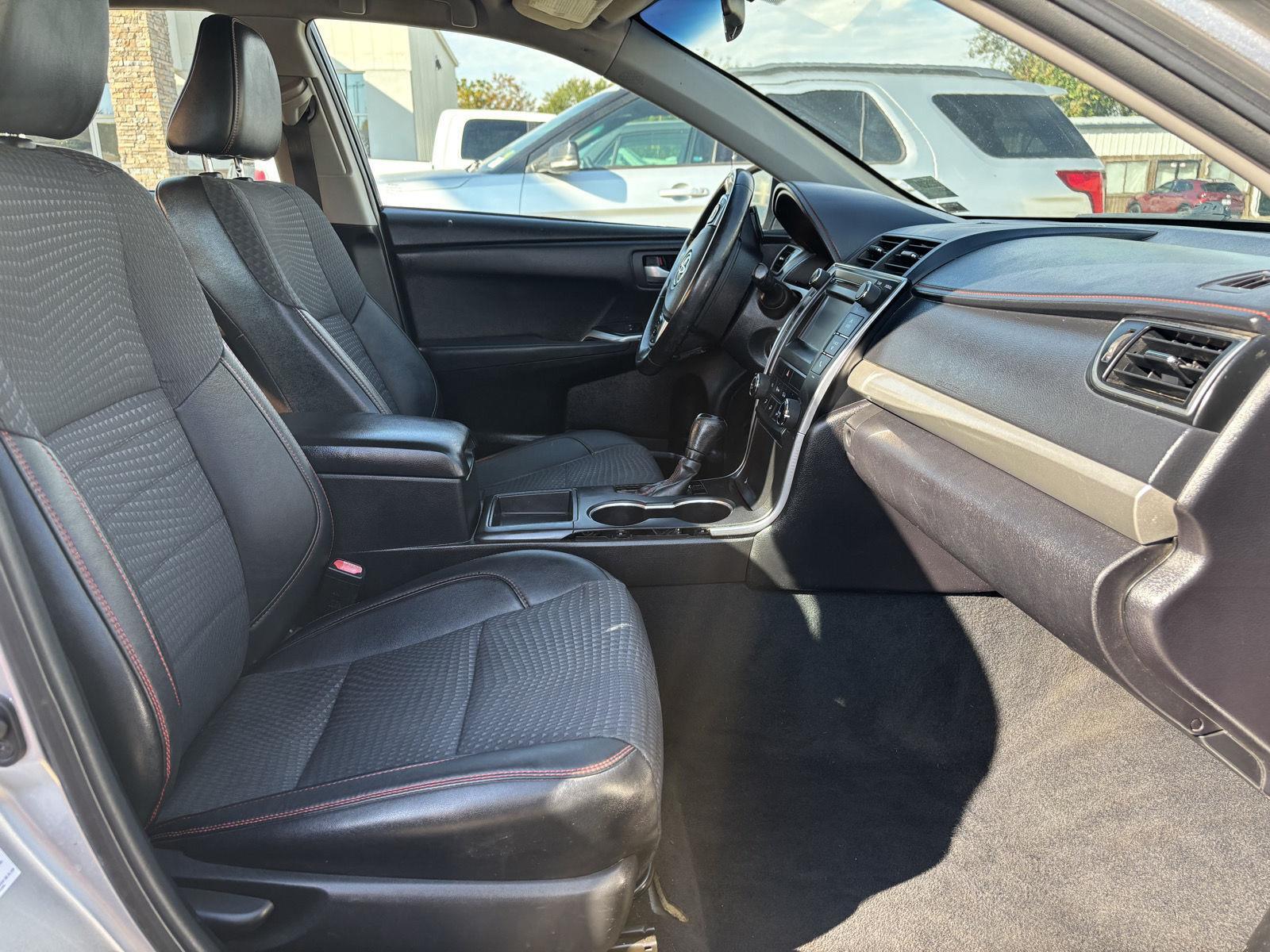 Vehicle photo 28