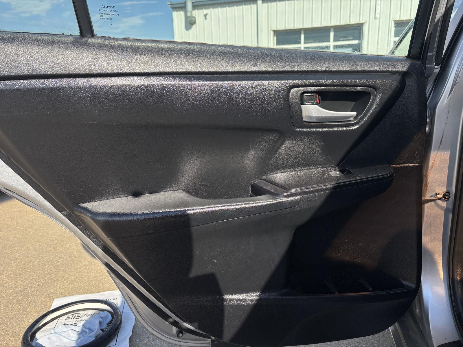 Vehicle photo 32