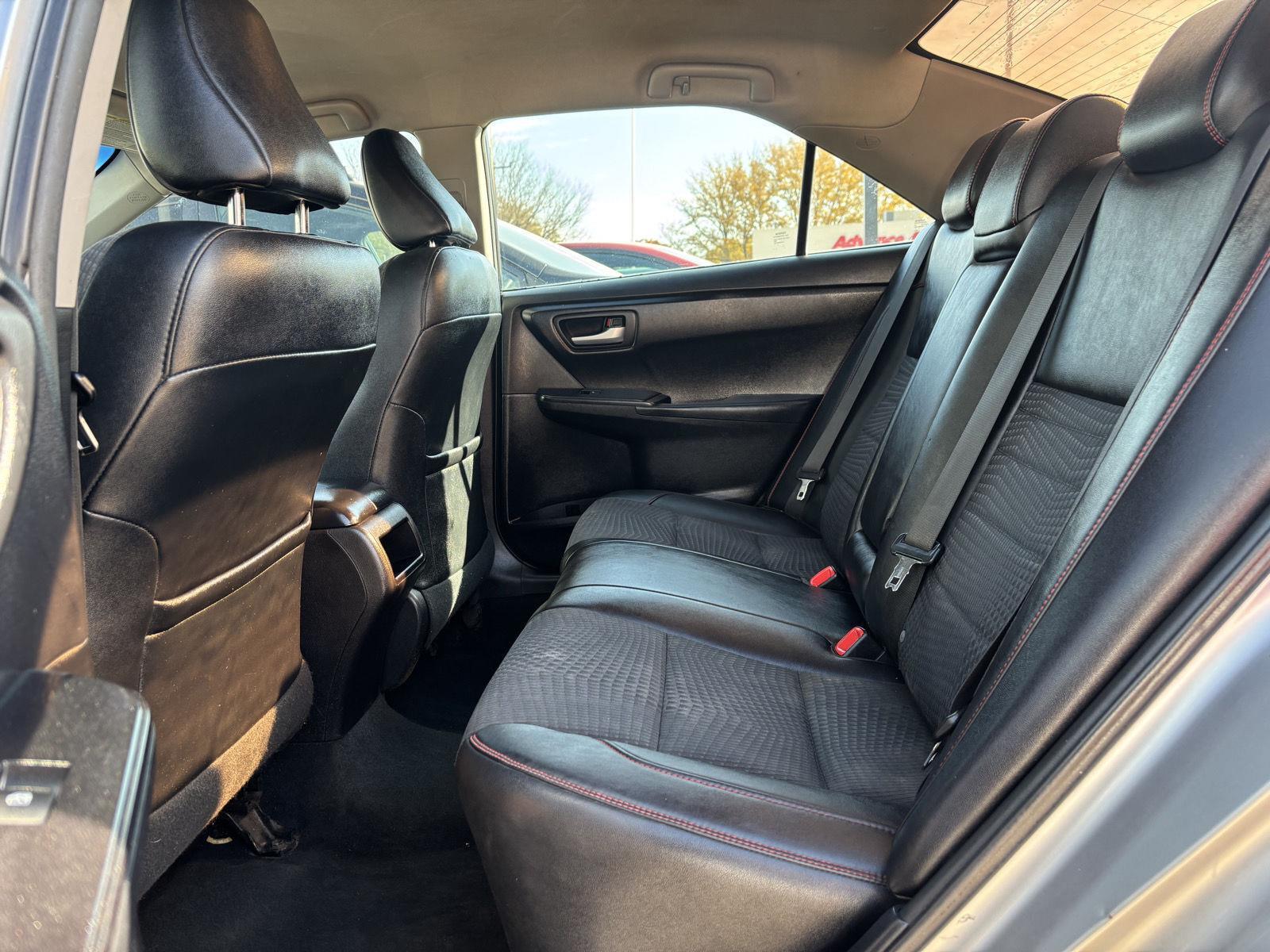 Vehicle photo 33