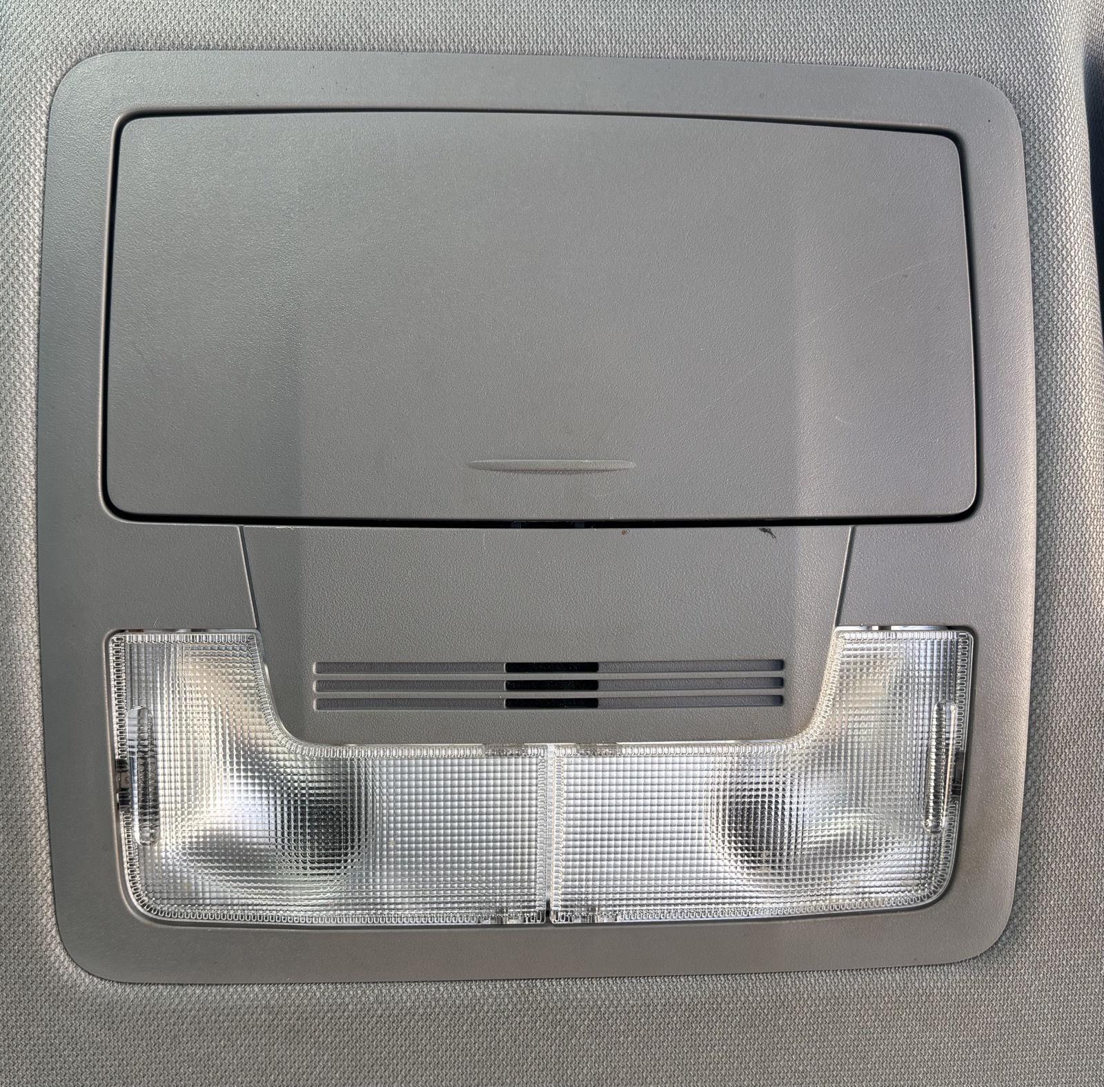 Vehicle photo 34