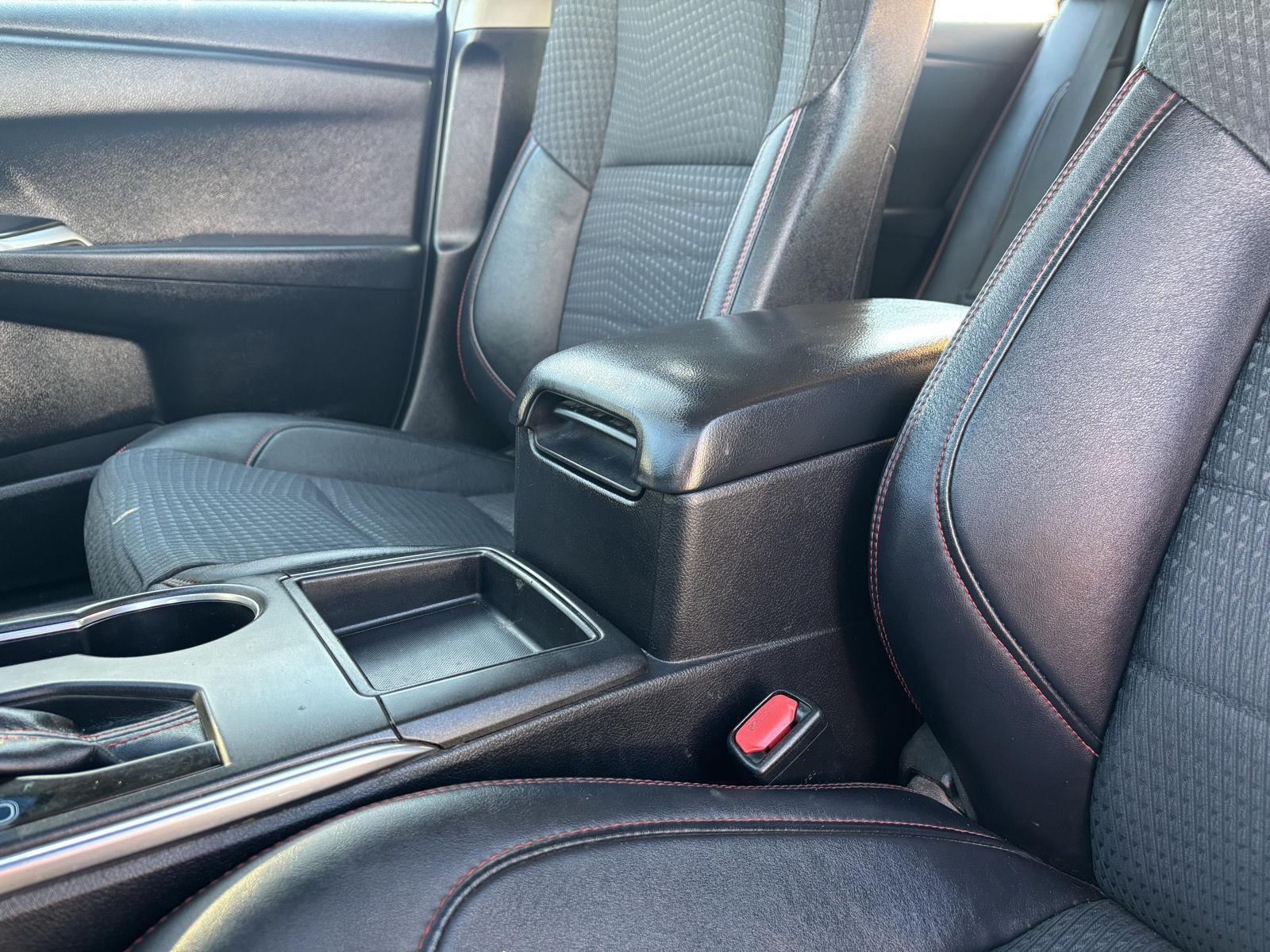 Vehicle photo 35