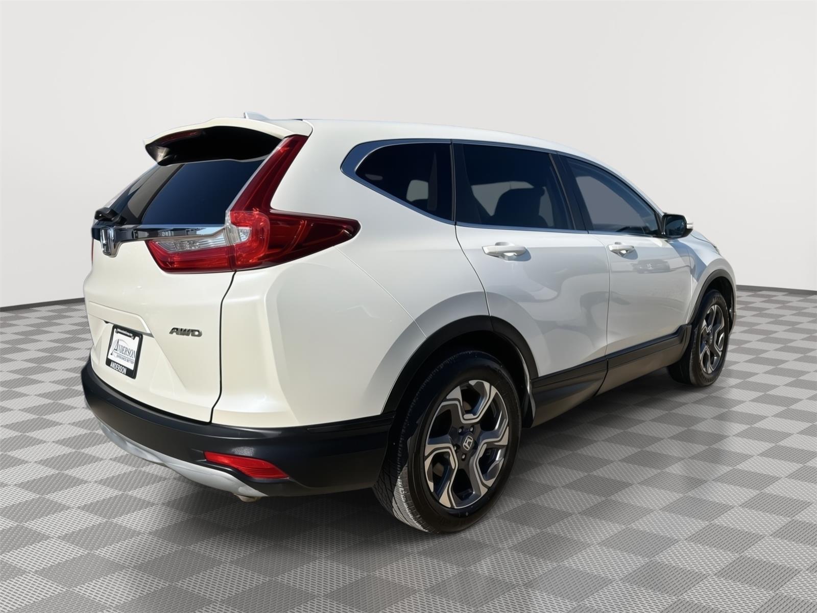 Vehicle photo 8