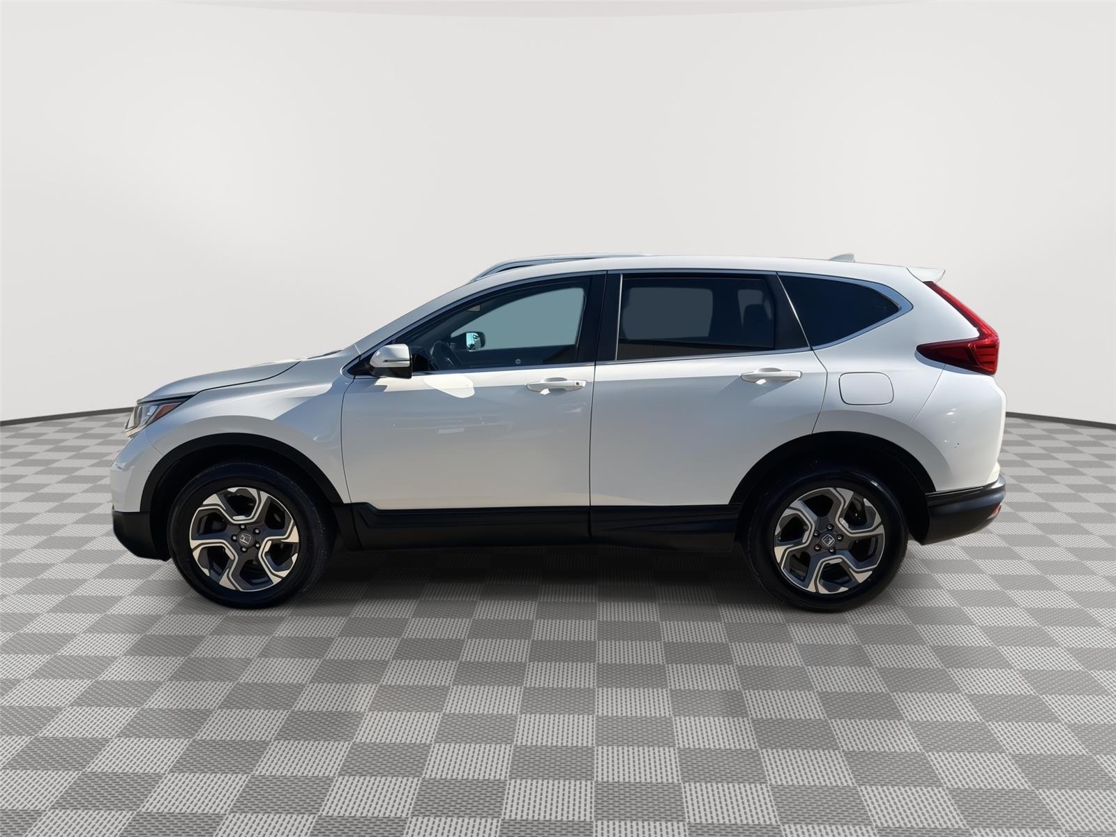 Vehicle photo 11