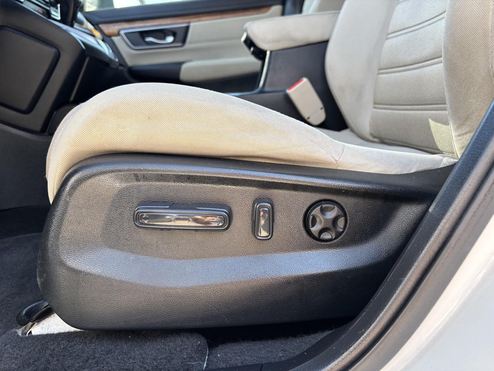 Vehicle photo 21