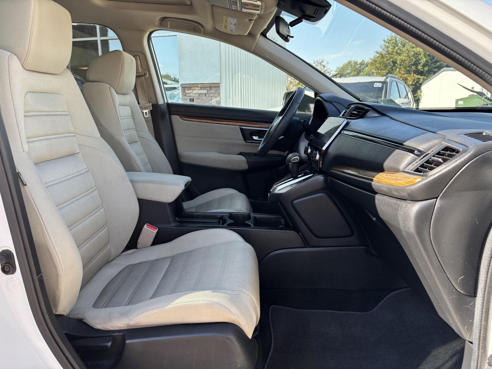 Vehicle photo 28