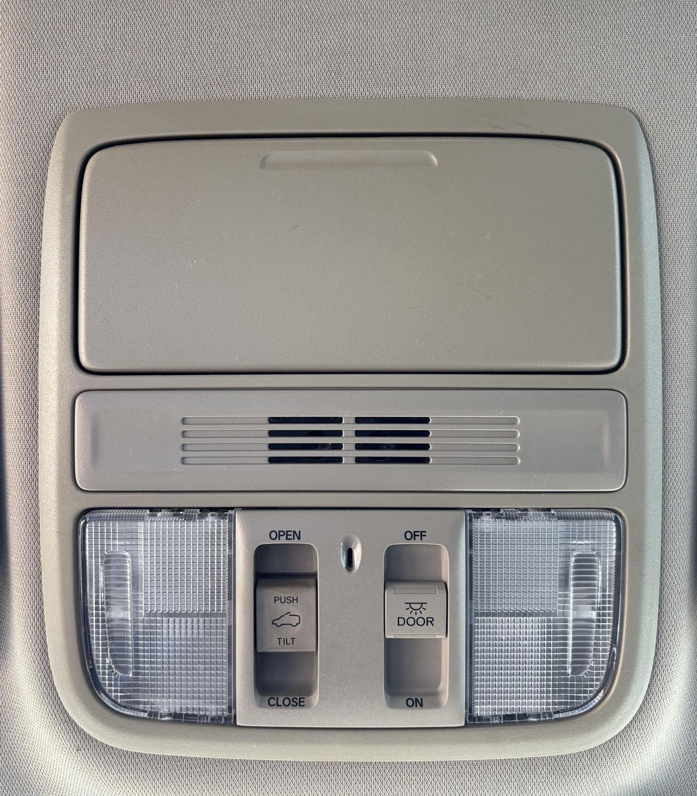 Vehicle photo 34