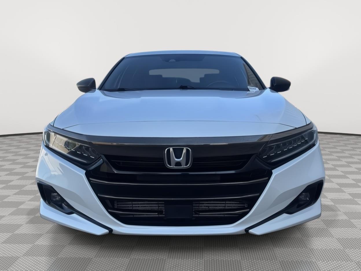 Vehicle photo 5