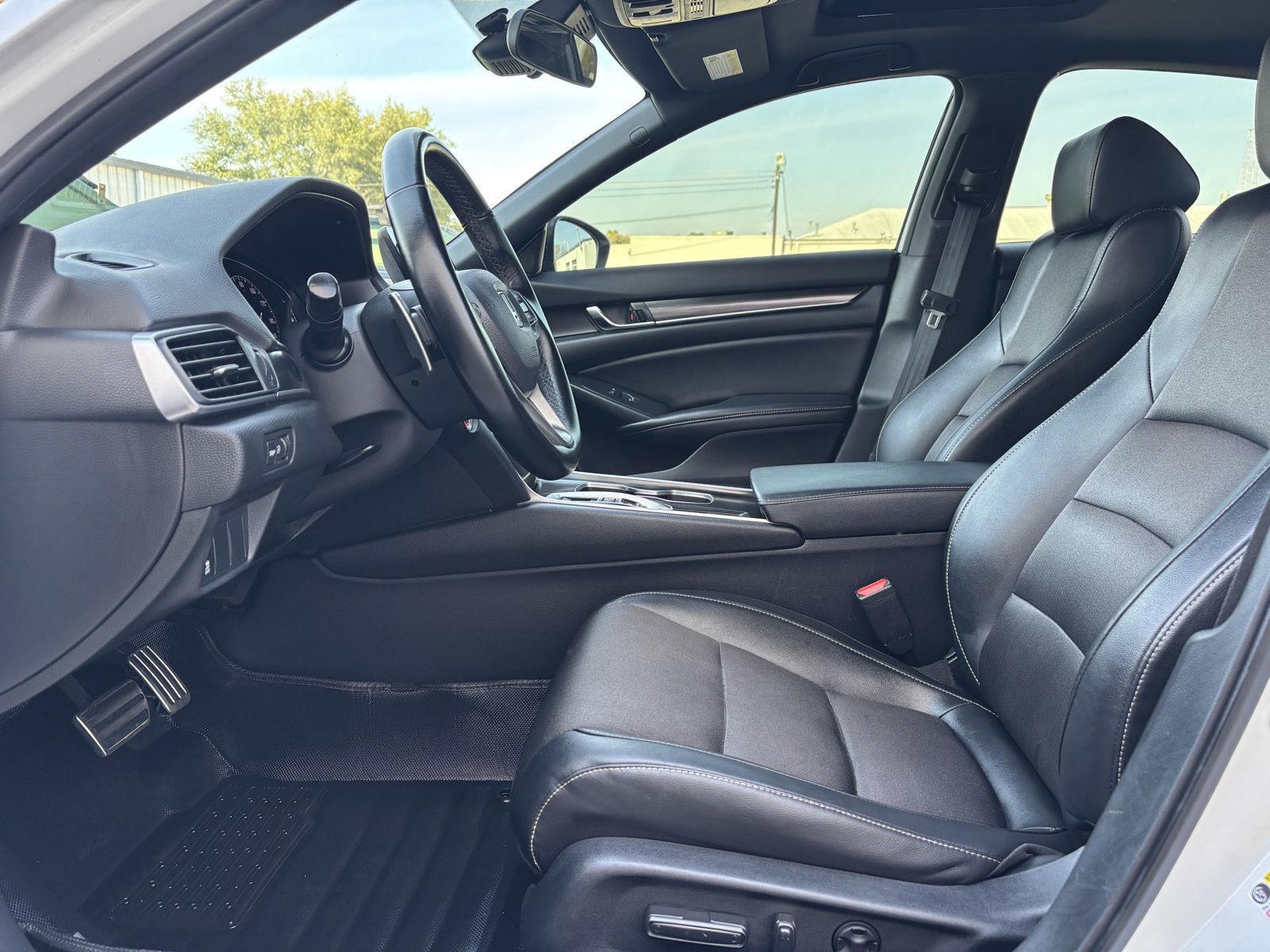 Vehicle photo 20