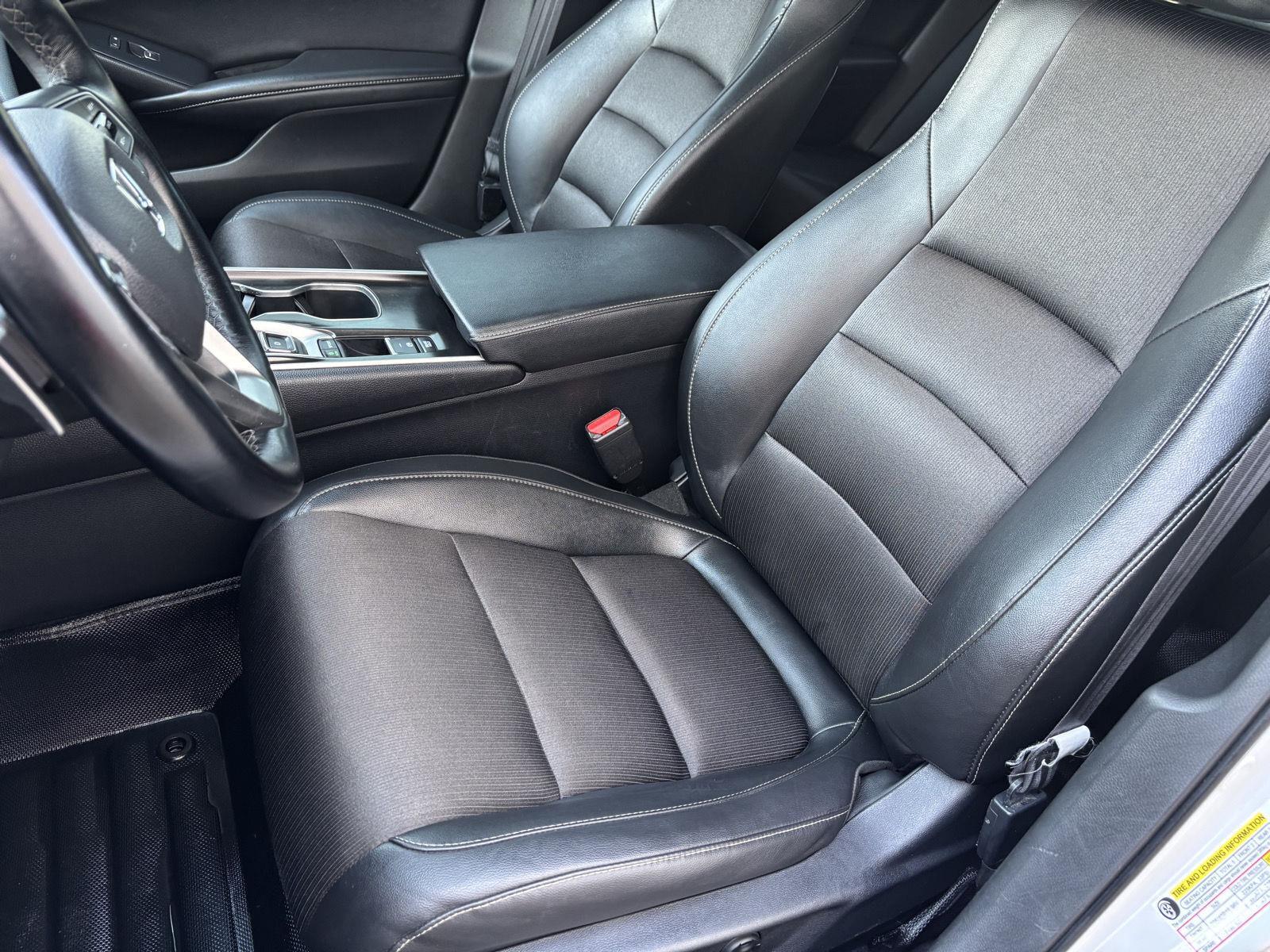 Vehicle photo 22