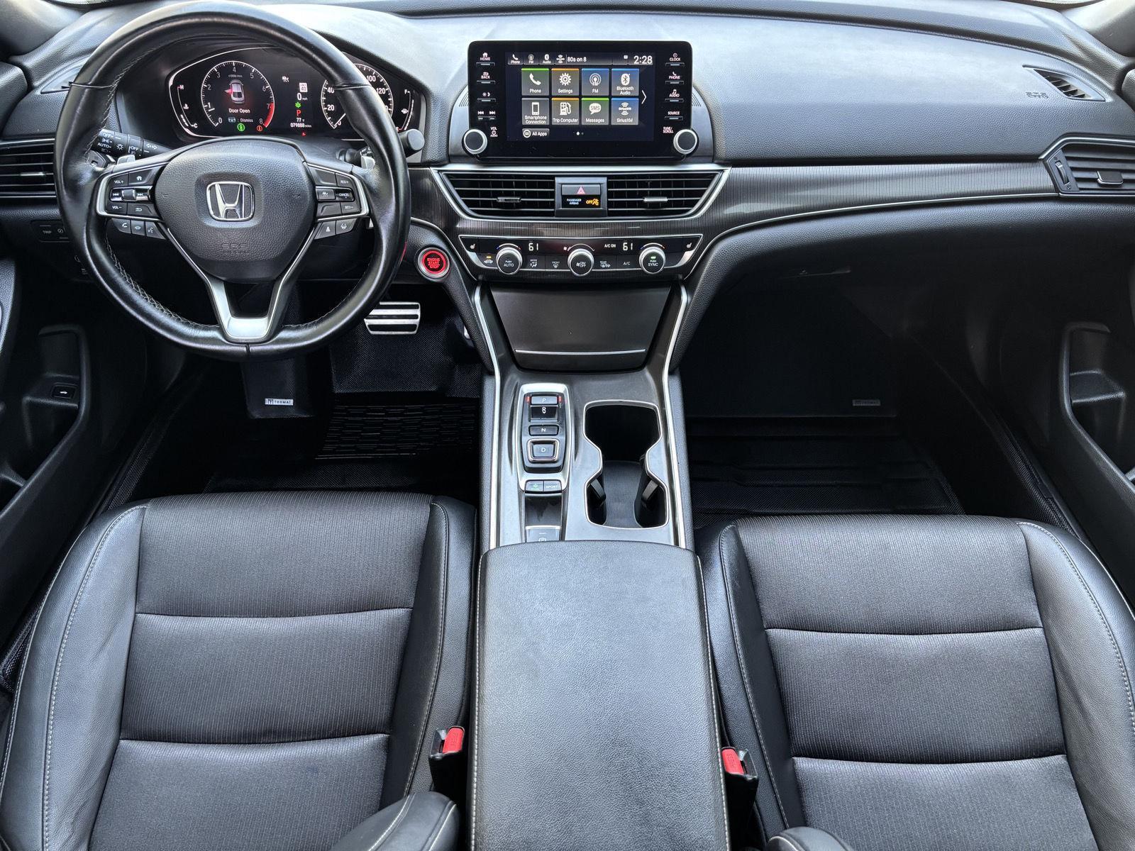 Vehicle photo 23