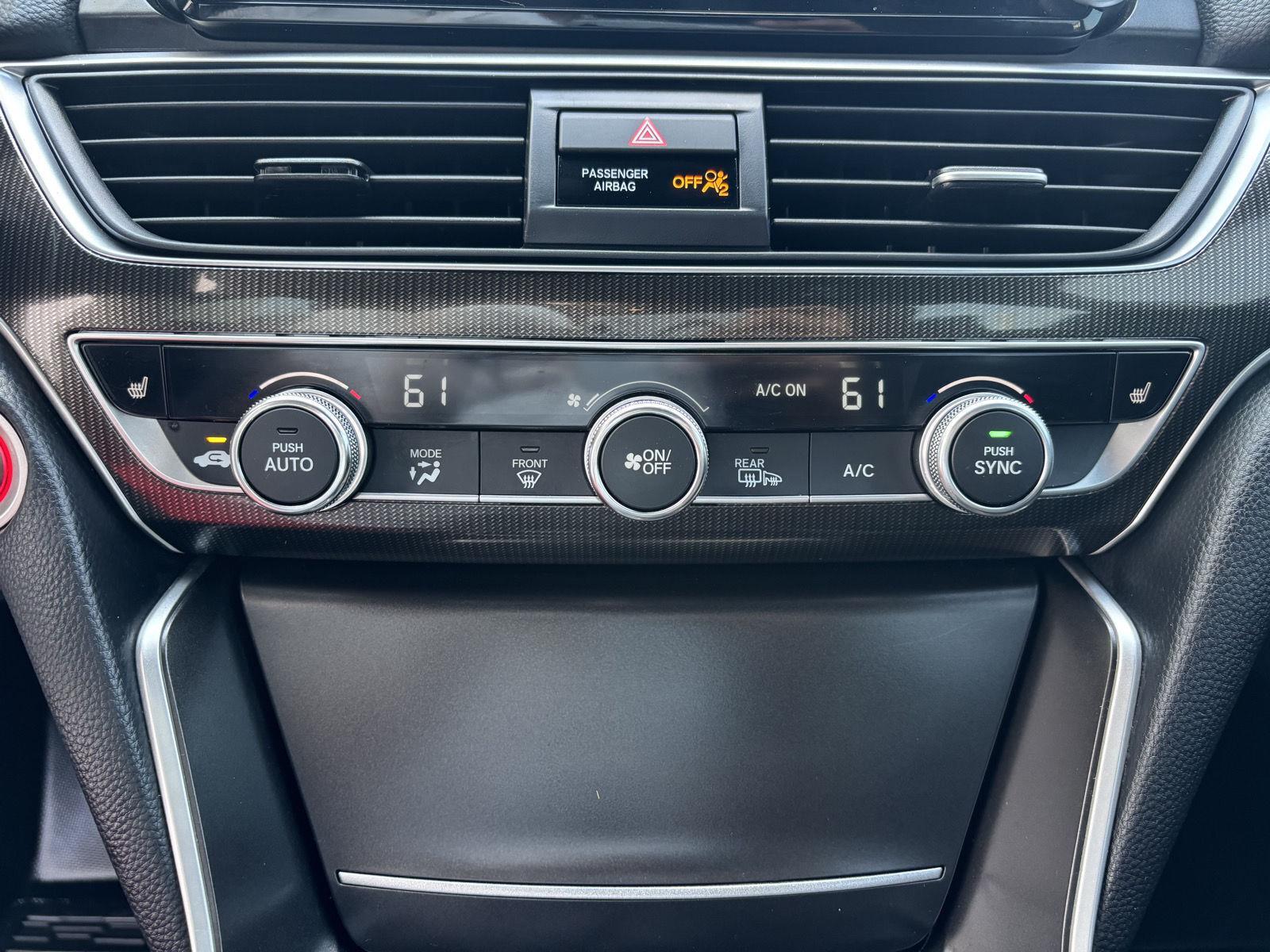 Vehicle photo 26
