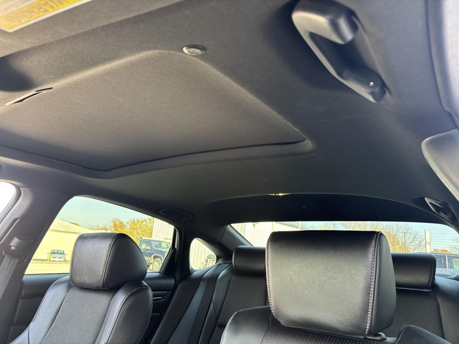 Vehicle photo 35