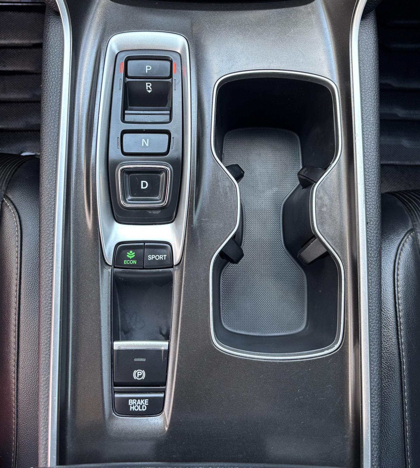 Vehicle photo 37