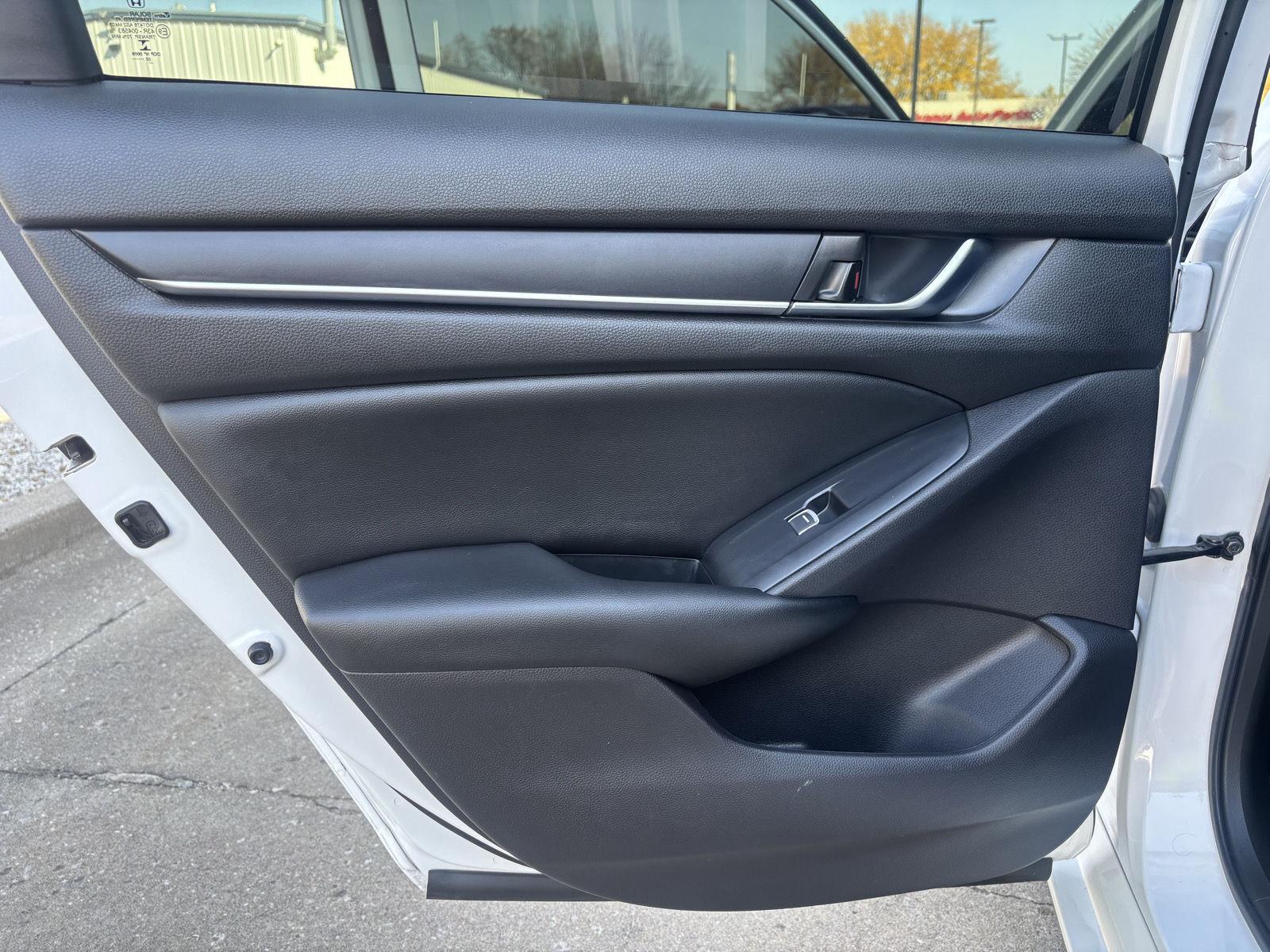 Vehicle photo 43
