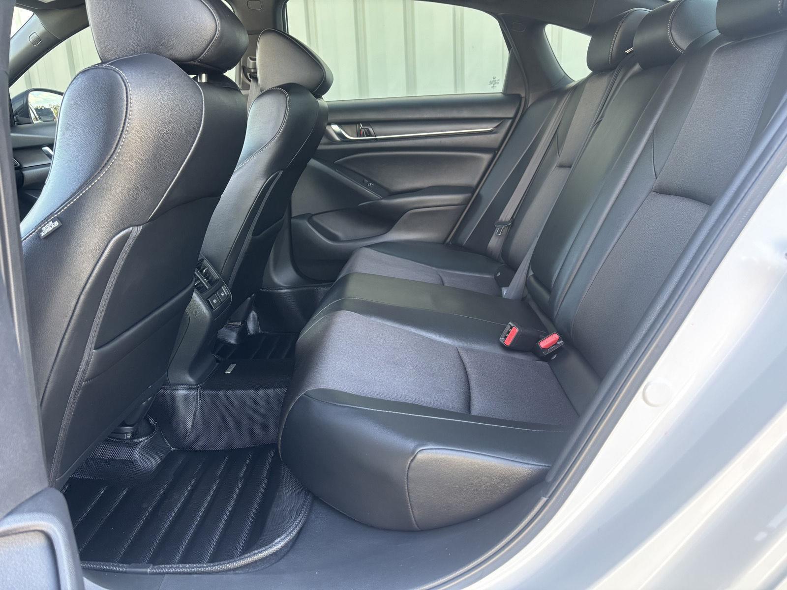 Vehicle photo 44