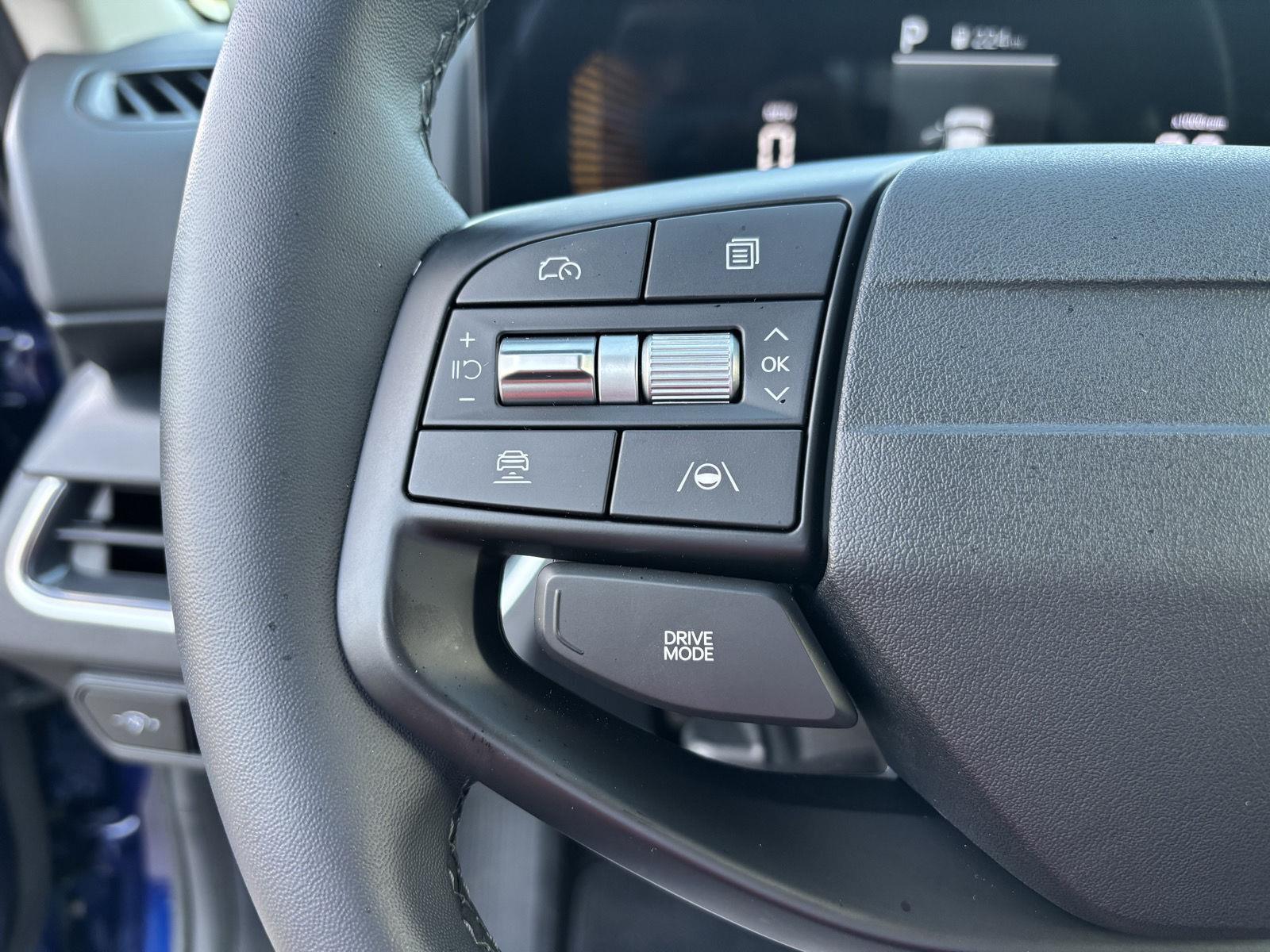 Vehicle photo 15
