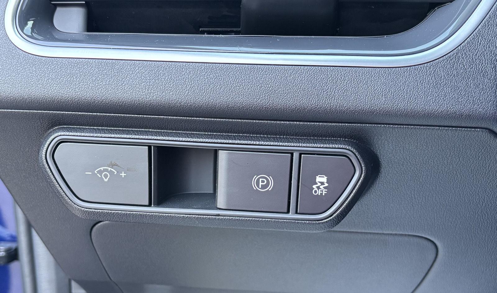 Vehicle photo 17