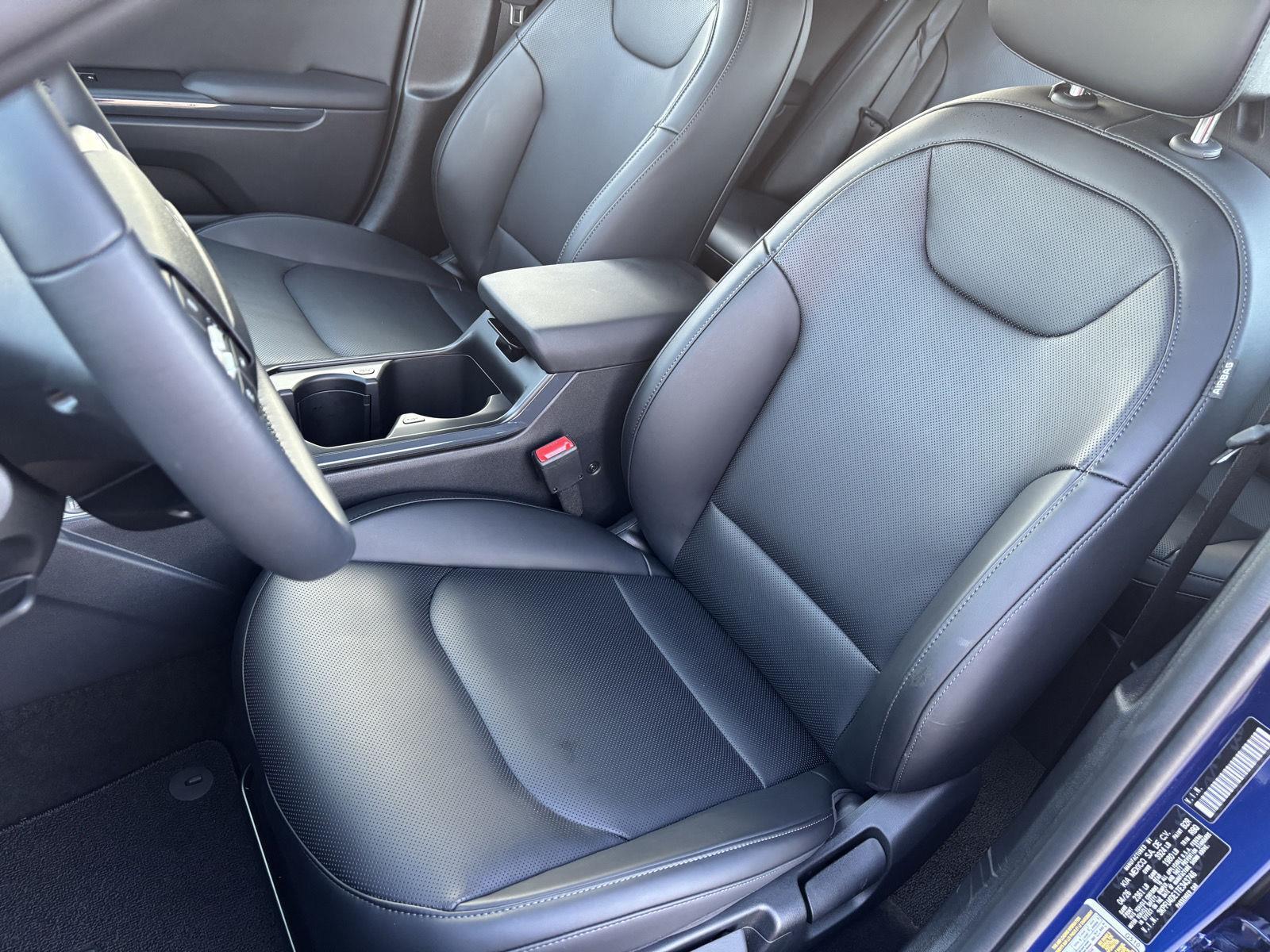 Vehicle photo 22