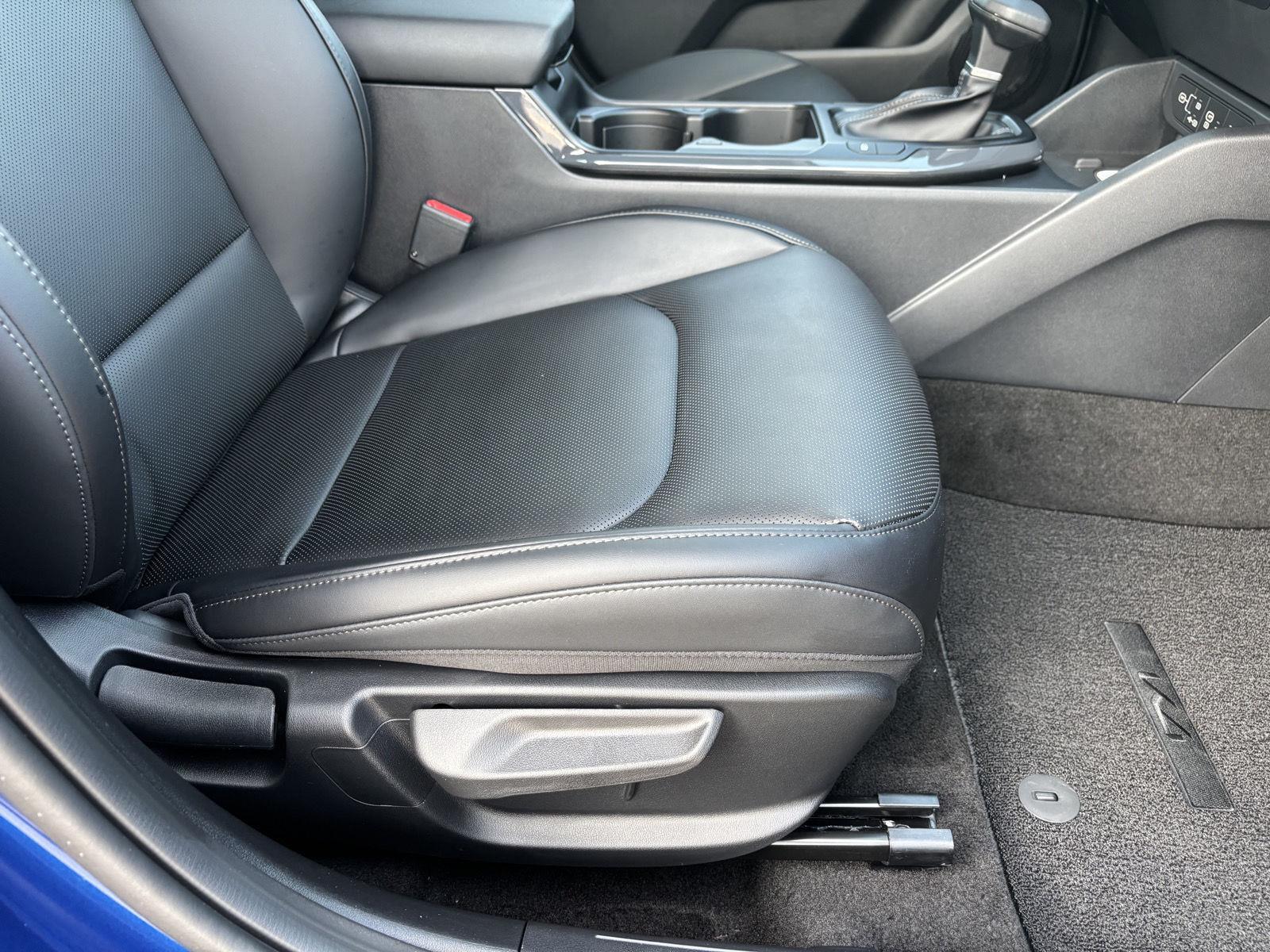 Vehicle photo 29