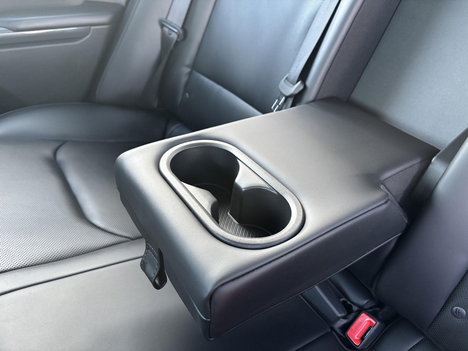 Vehicle photo 35